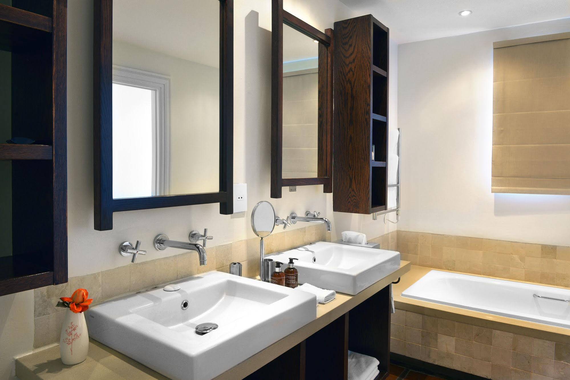 Holden Manz Country House