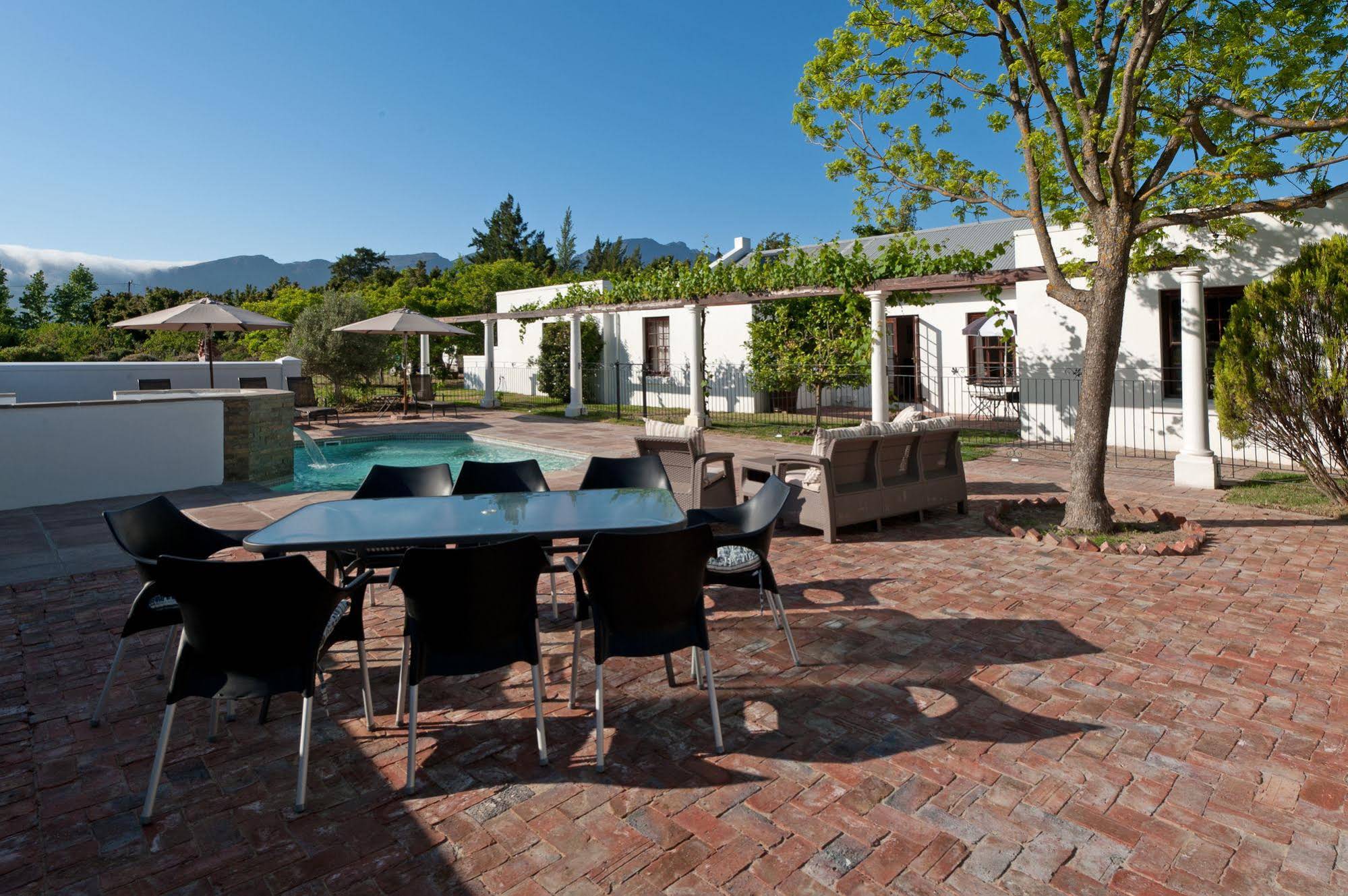 La Galinière Guest Cottages