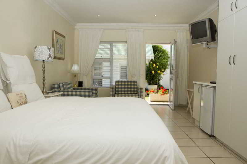 Gordon's Beach Lodge