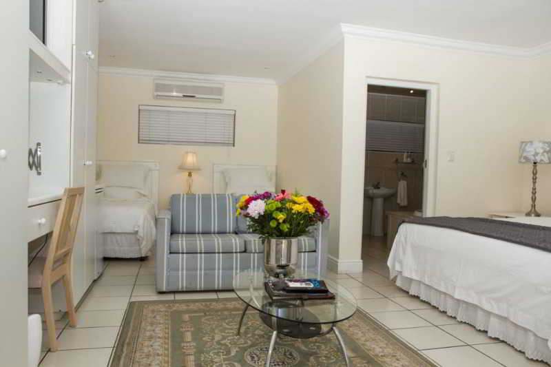 Gordon's Beach Lodge