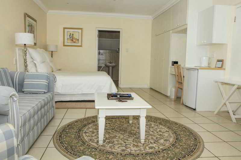 Gordon's Beach Lodge