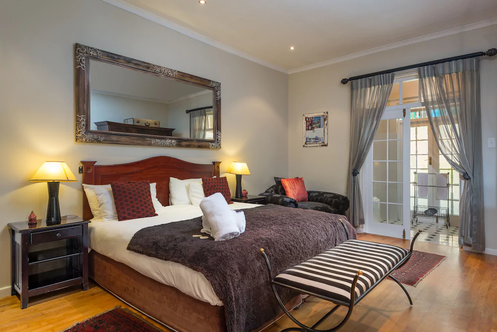 Manor on the Bay Guest House And Conference Centre