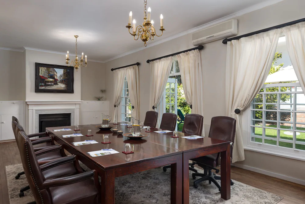 Manor on the Bay Guest House And Conference Centre