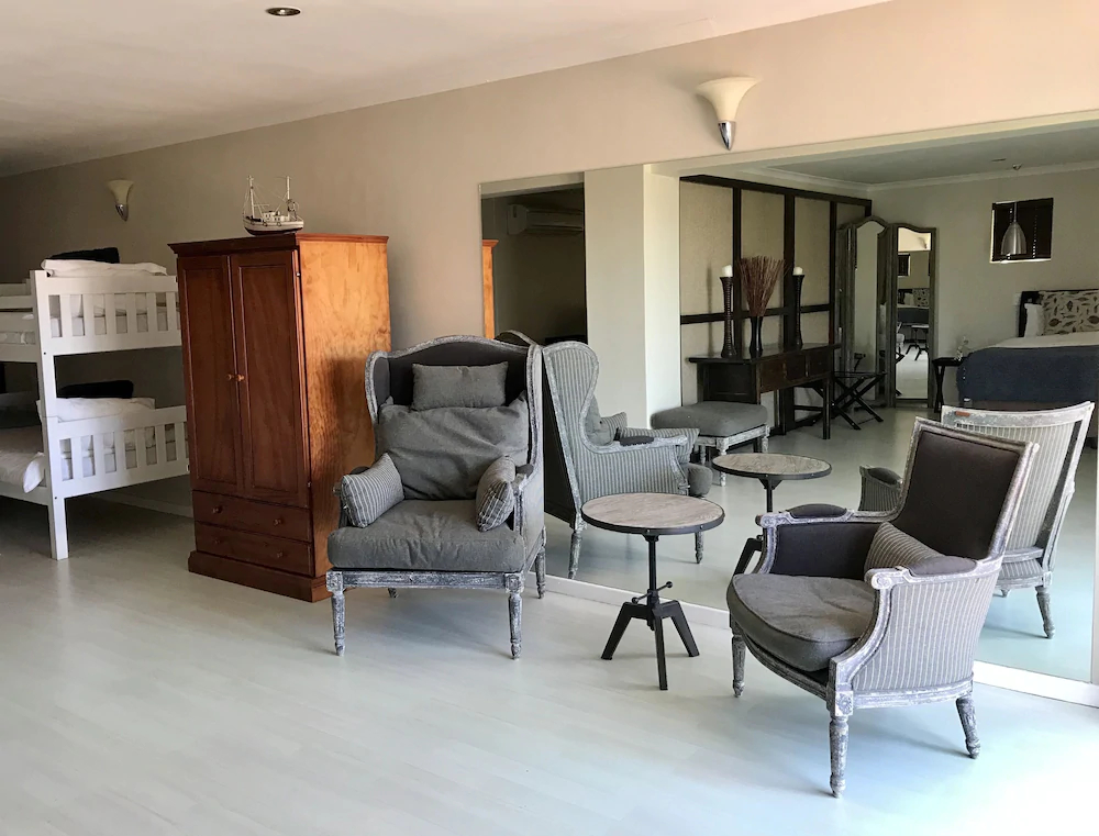 Manor on the Bay Guest House And Conference Centre