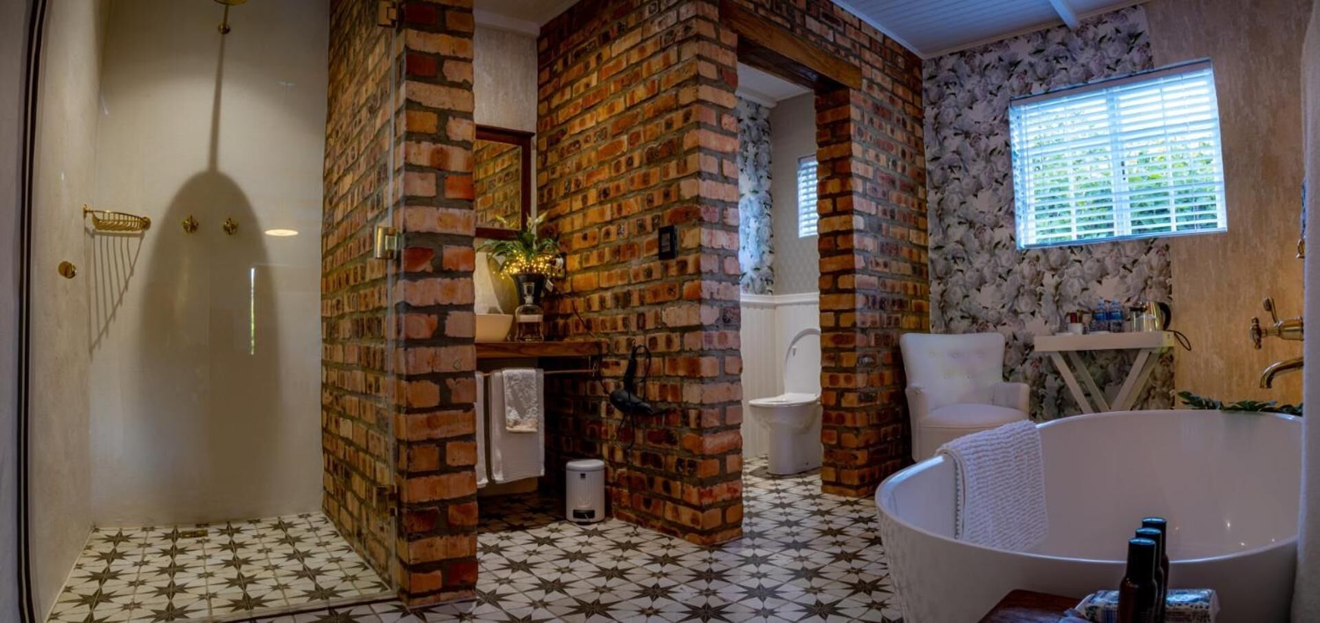 Oak Falls Accomodation