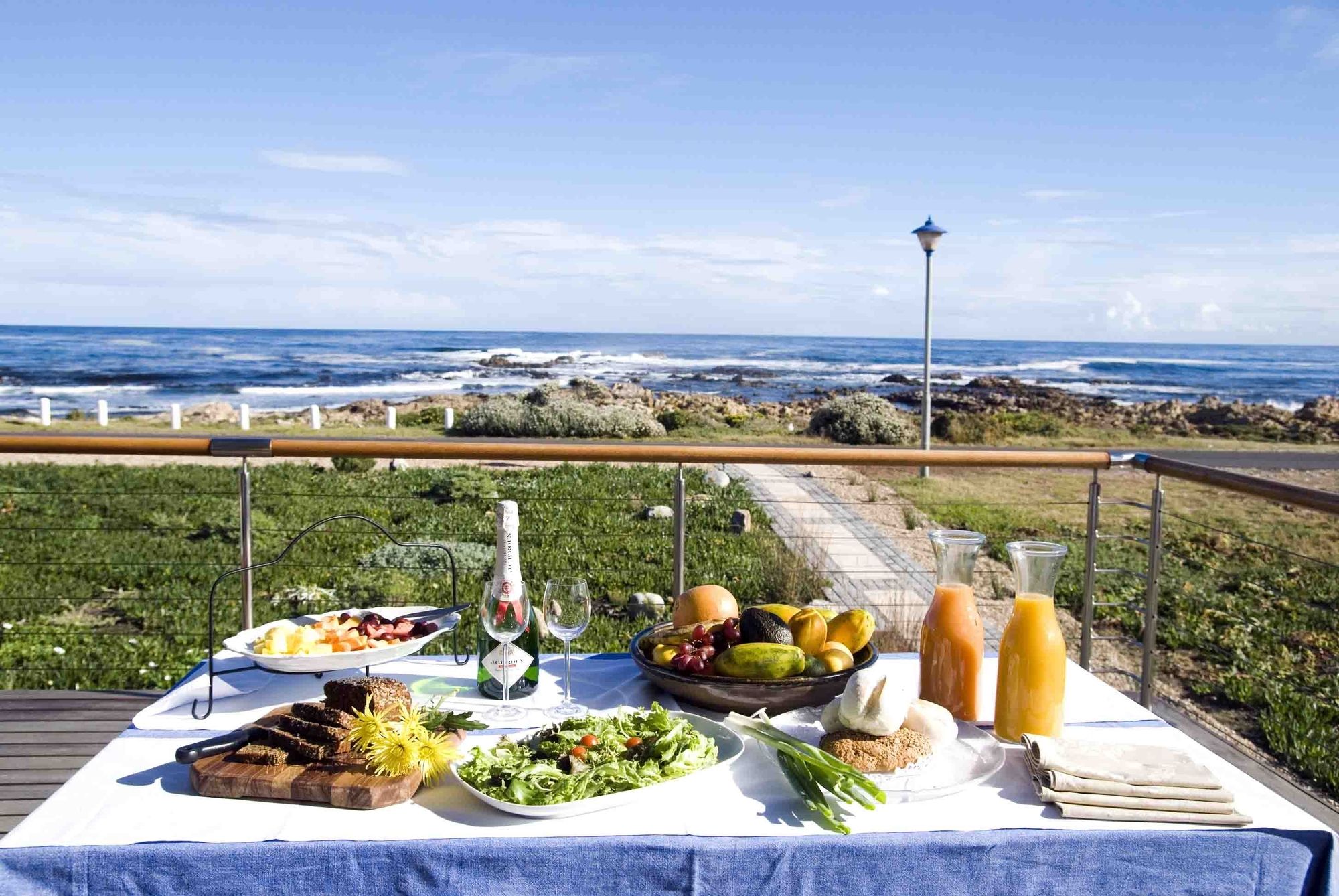 138 Marine Beachfront Guesthouse