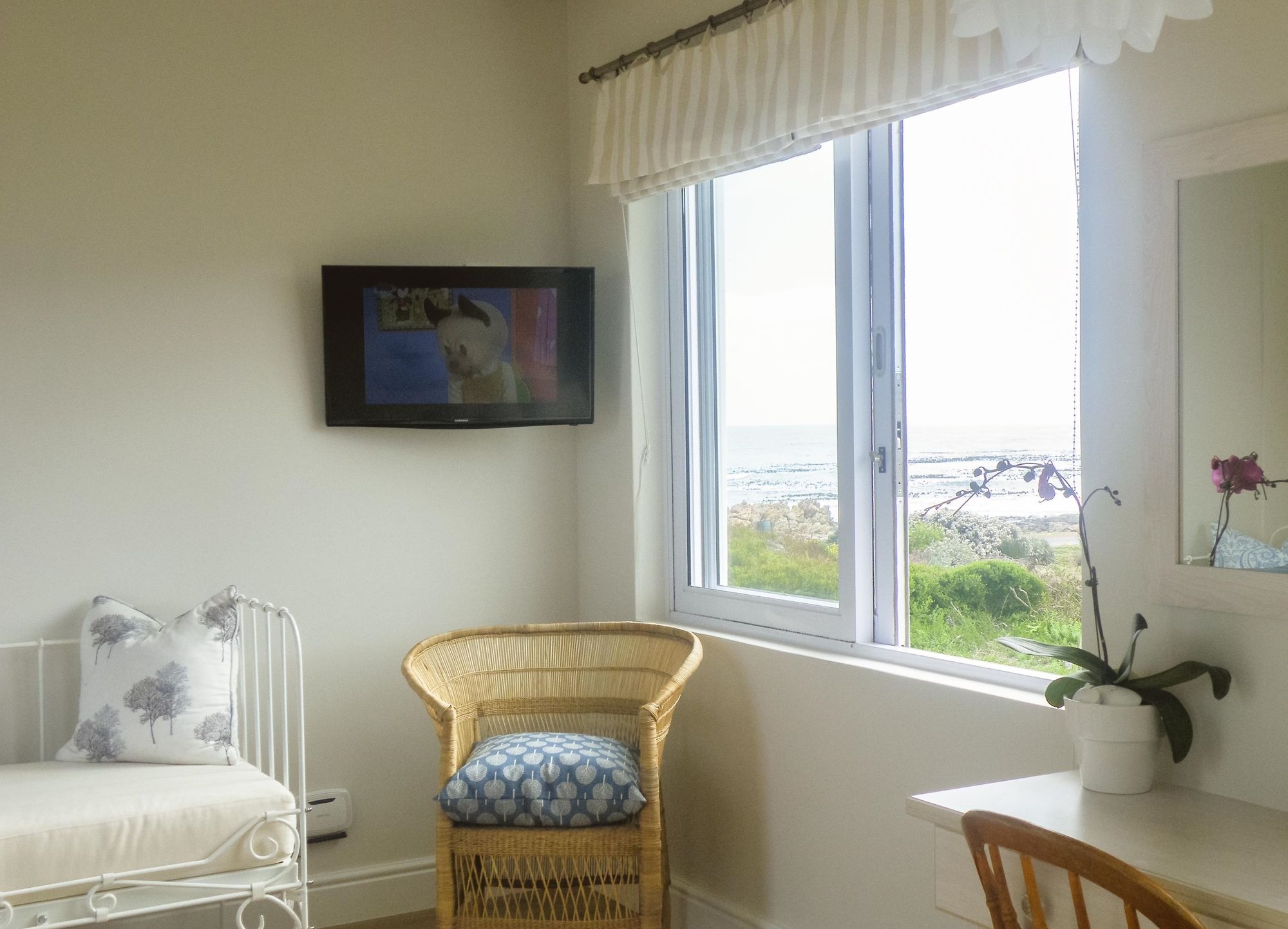 138 Marine Beachfront Guesthouse