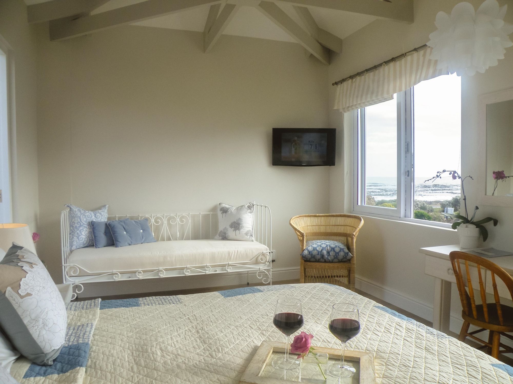 138 Marine Beachfront Guesthouse