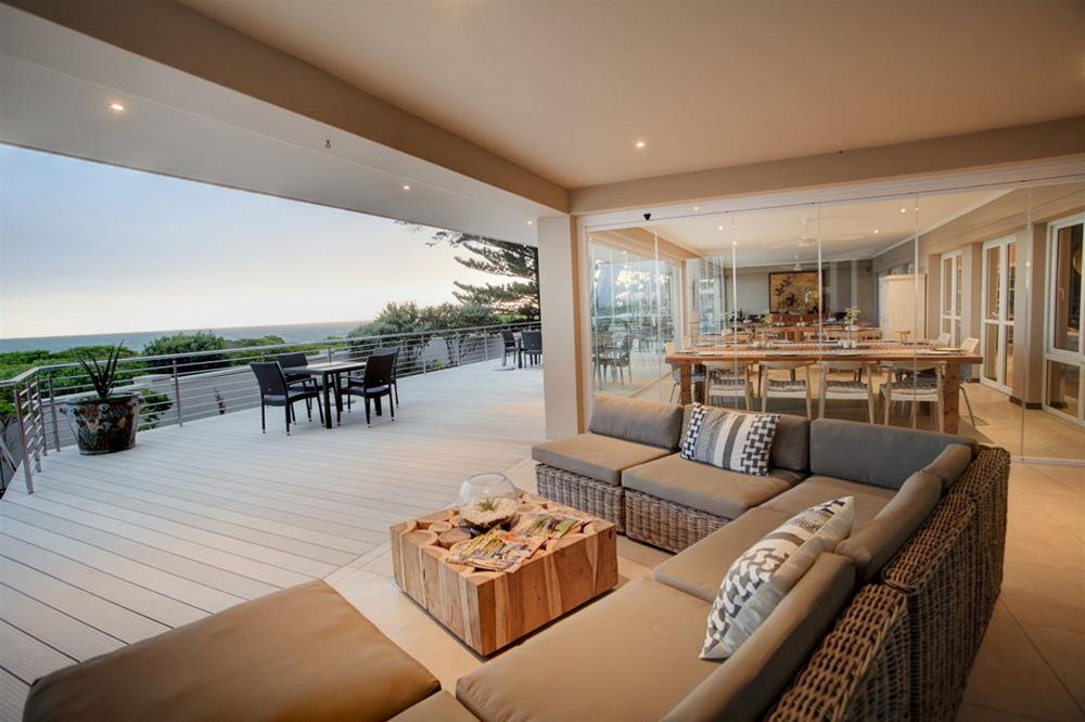 Abalone Guest Lodge