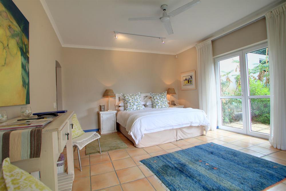 Abalone Guest Lodge