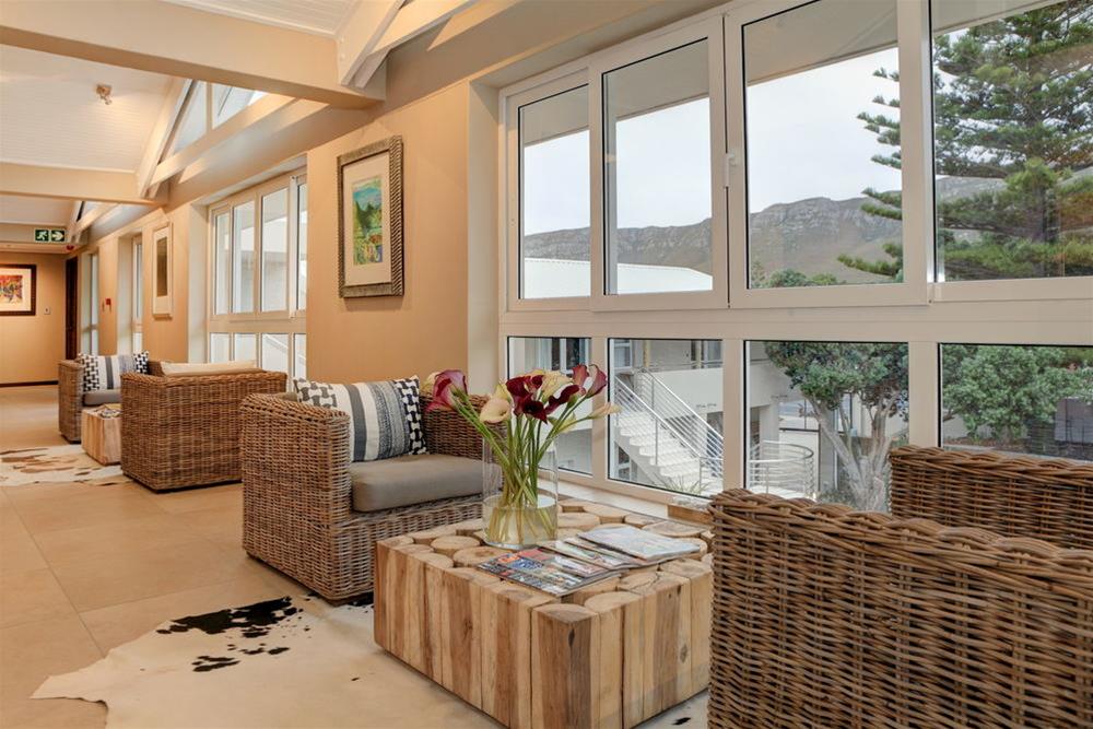 Abalone Guest Lodge