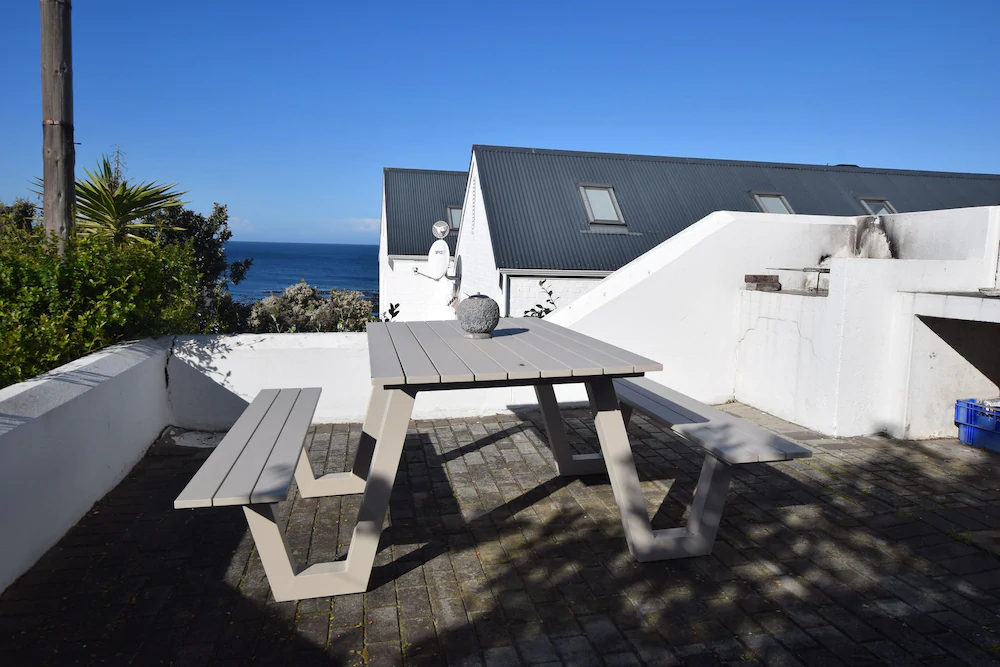 Dolphin House Apartments