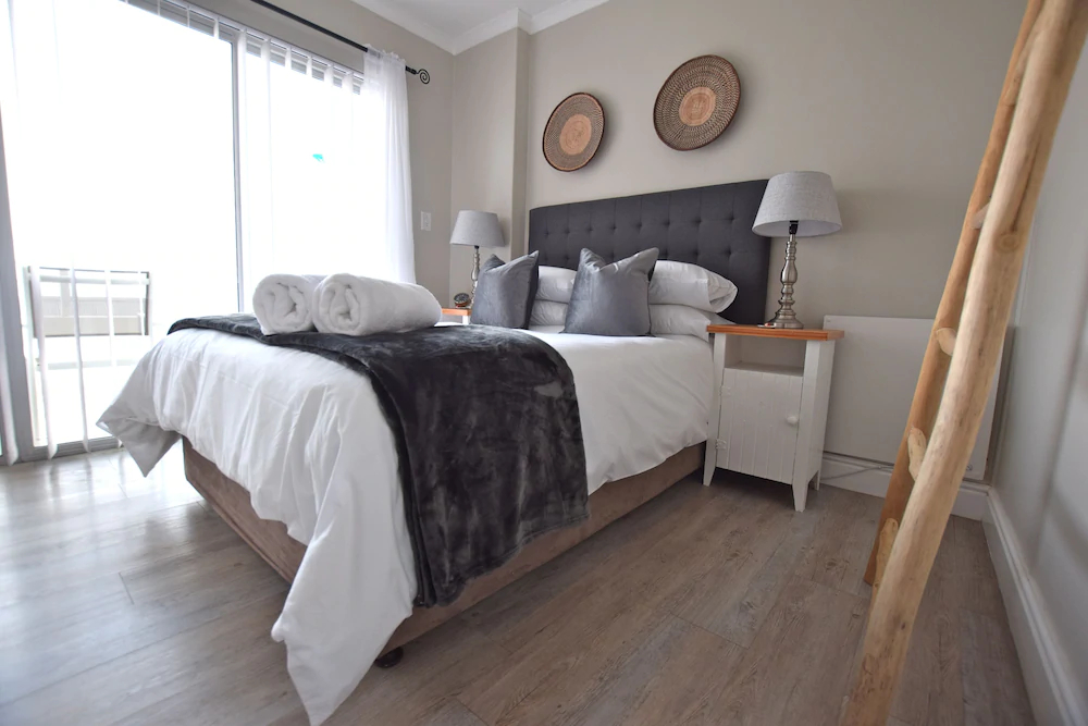 Dolphin House Apartments