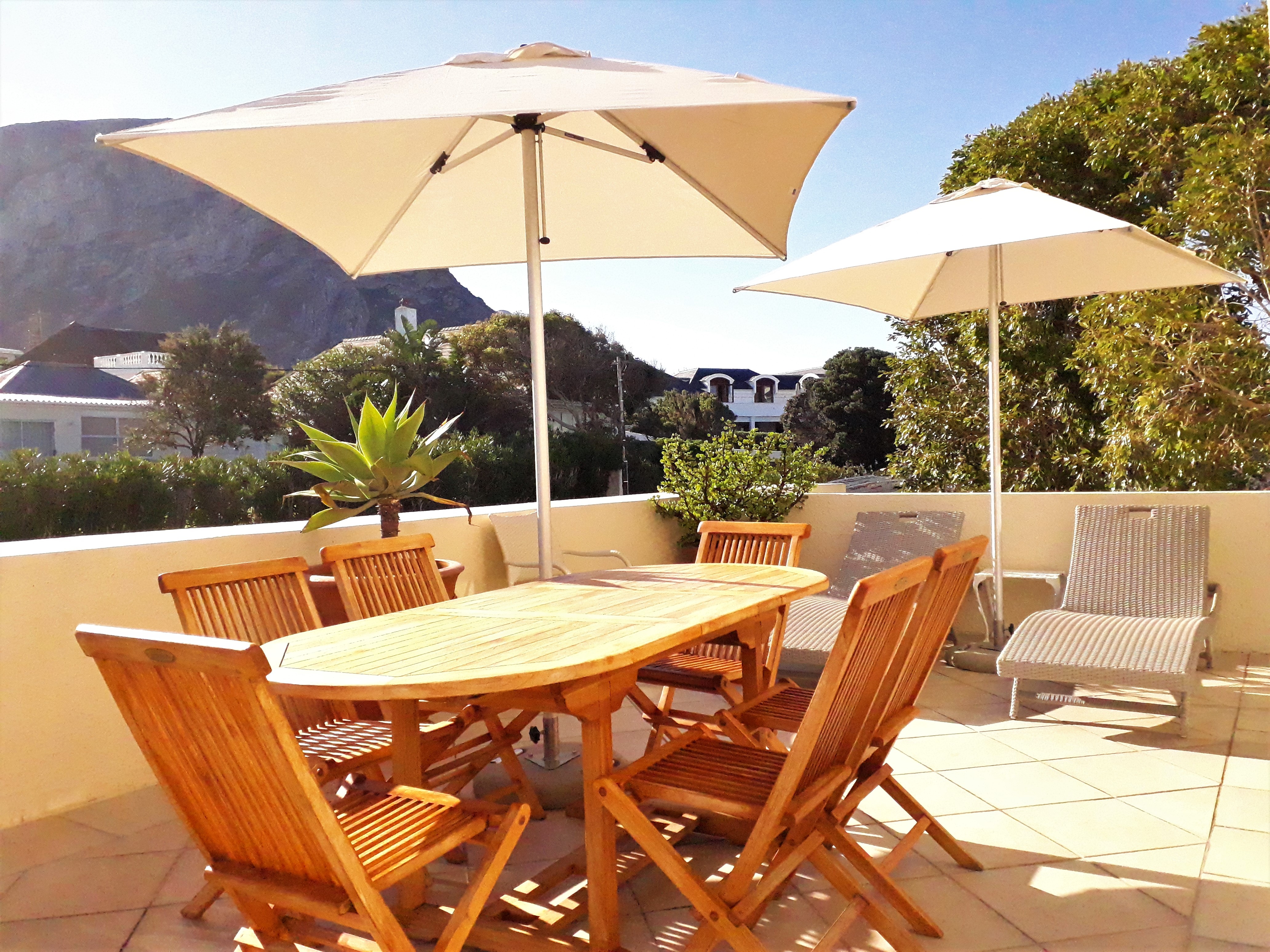 Hermanus Beach Front Lodge