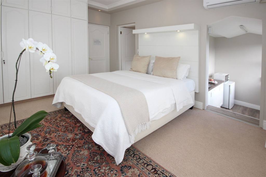 Hermanus Beach Front Lodge