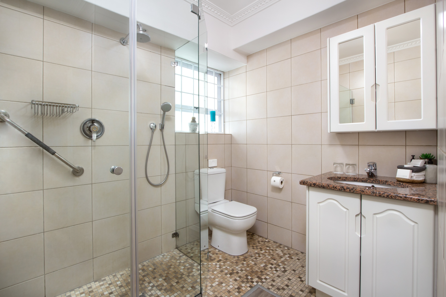 Hermanus Beach Front Lodge