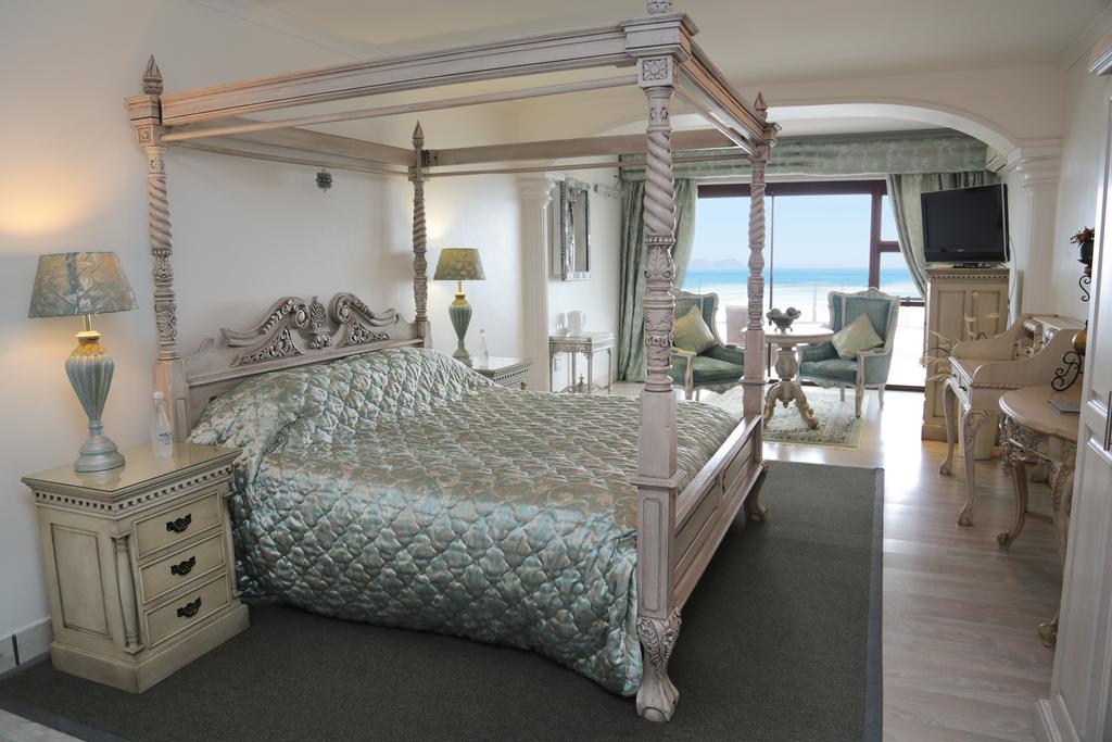 Misty Waves Boutique