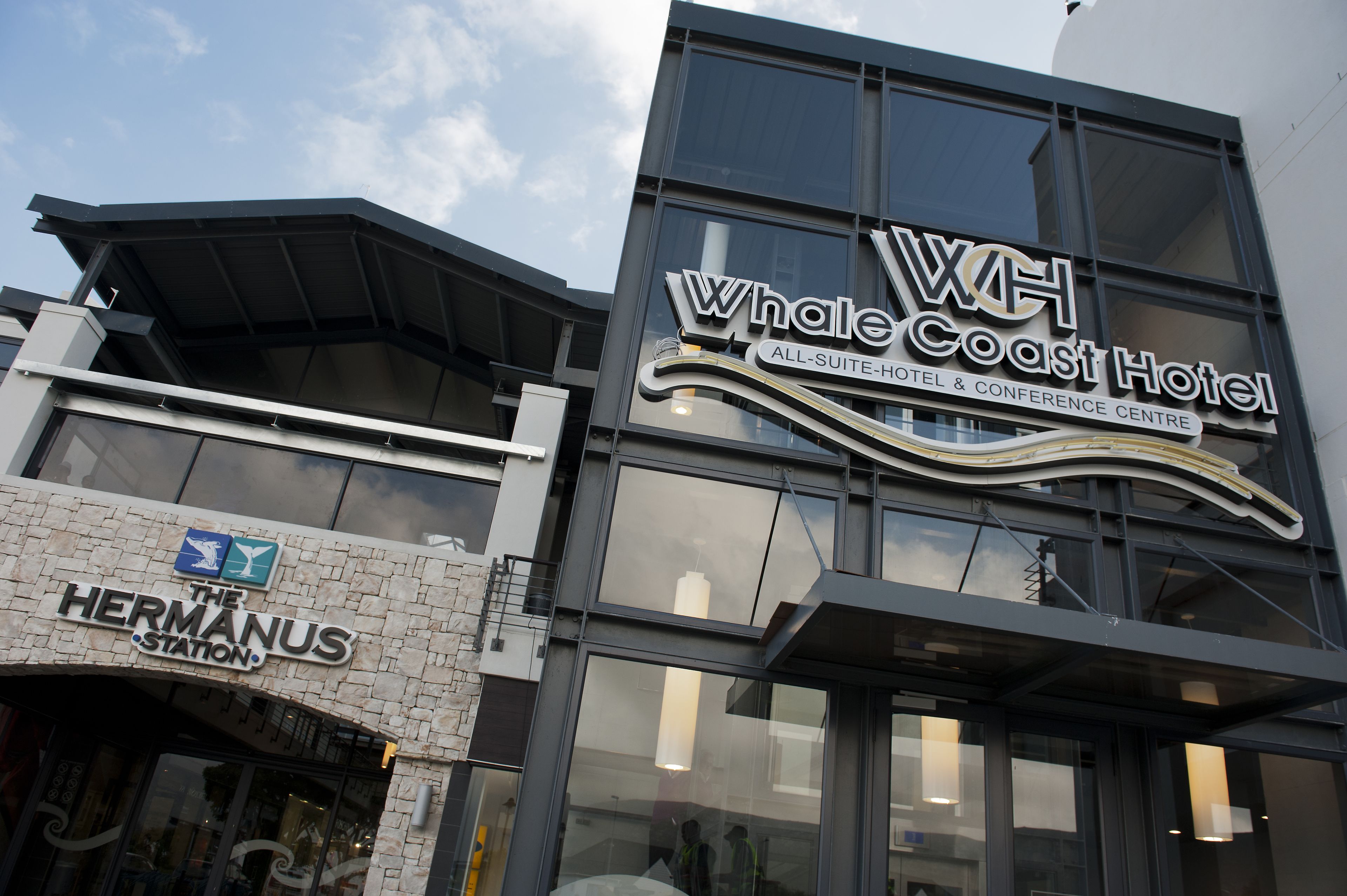 Whale Coast All-Suite Hotel
