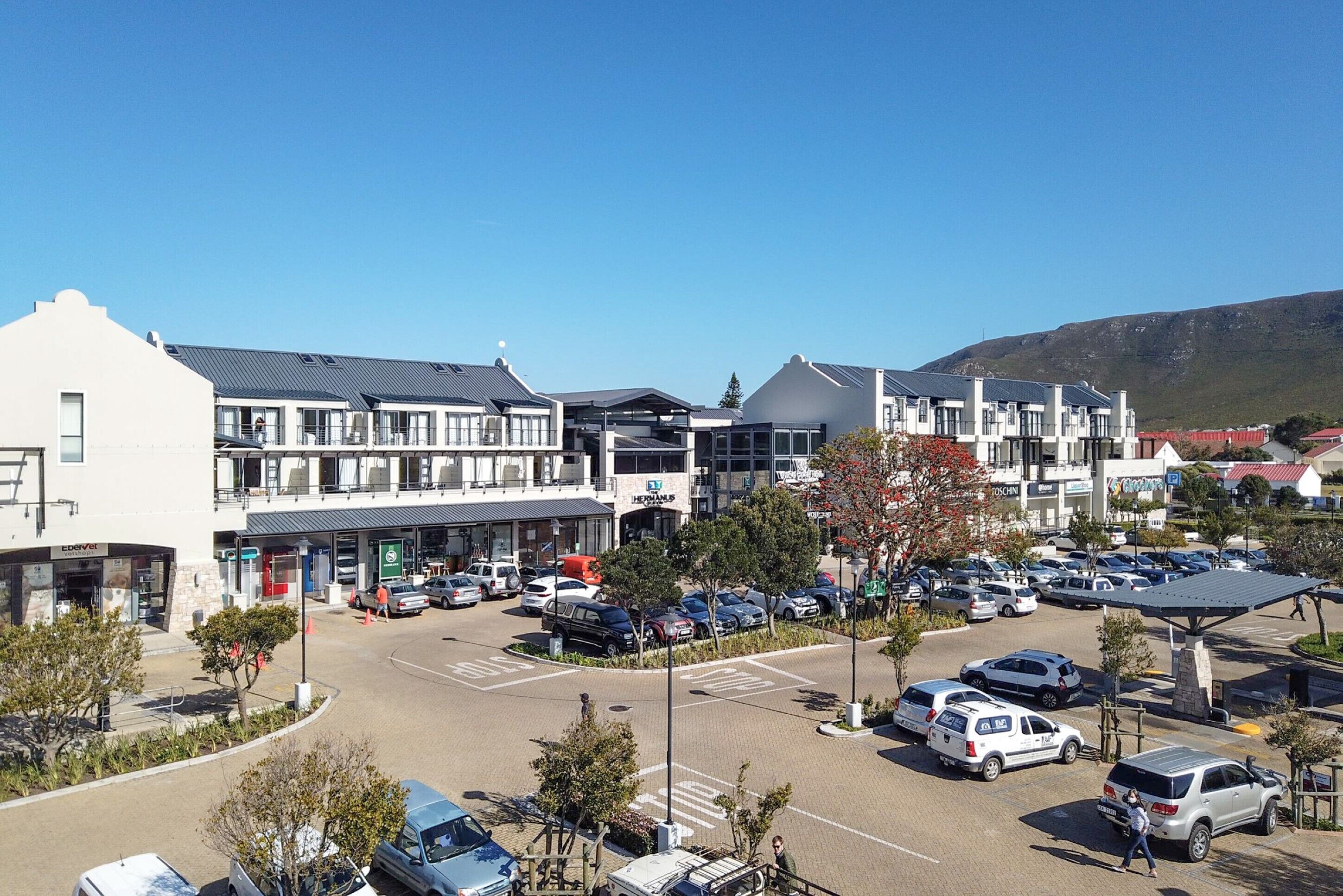 Whale Coast All-Suite Hotel