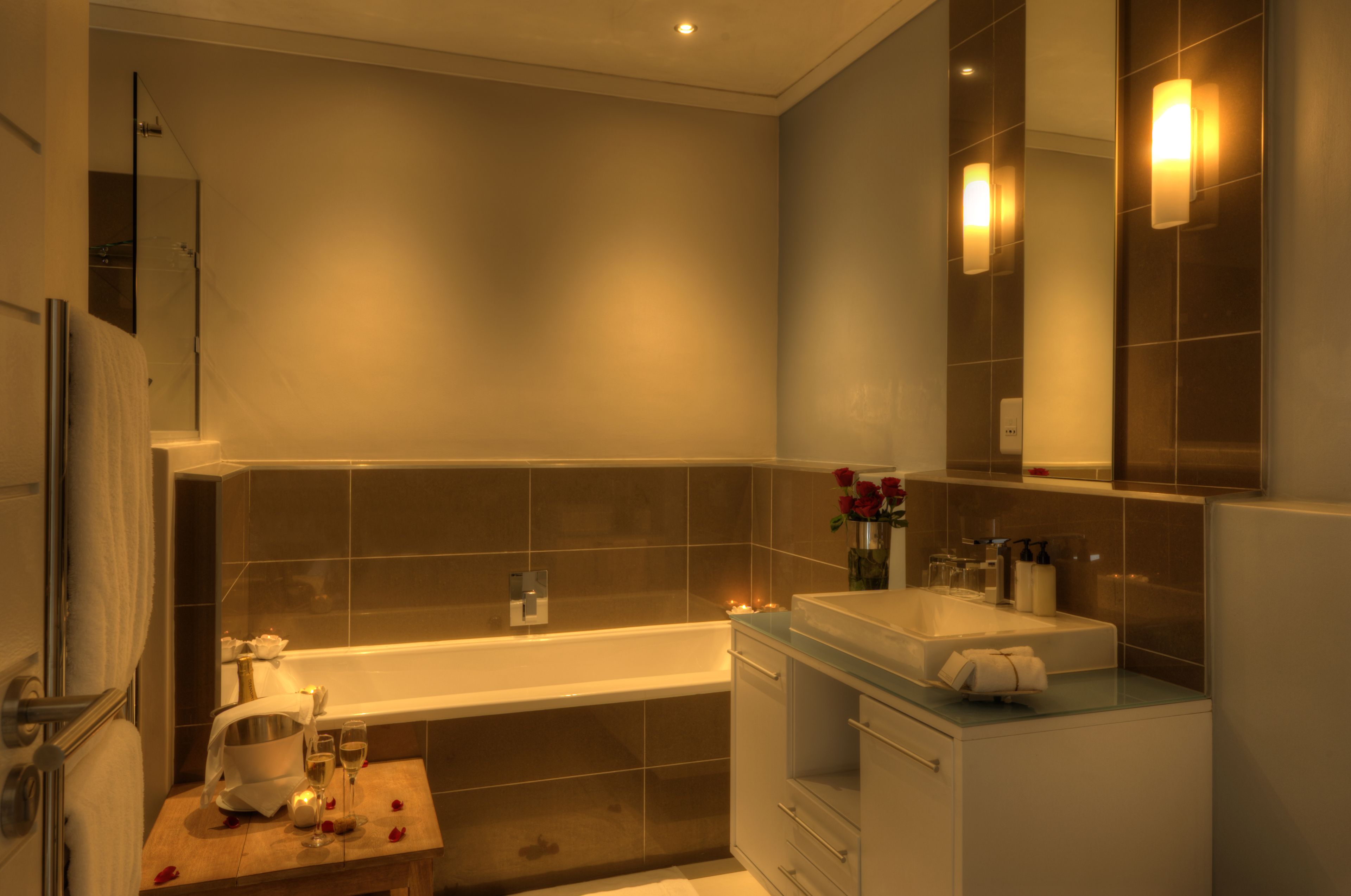 Whale Coast All-Suite Hotel