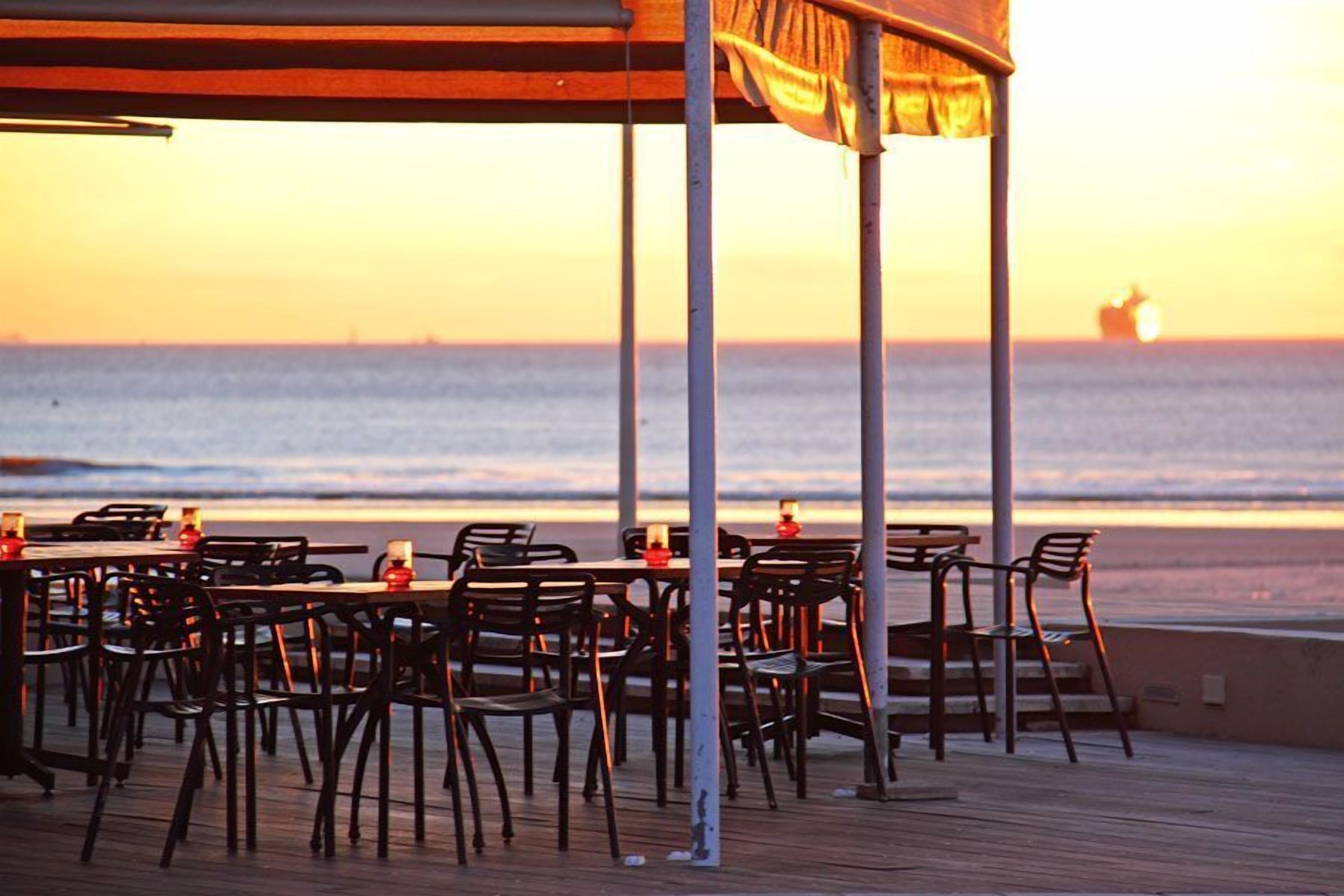 Lagoon Beach by Host Agents