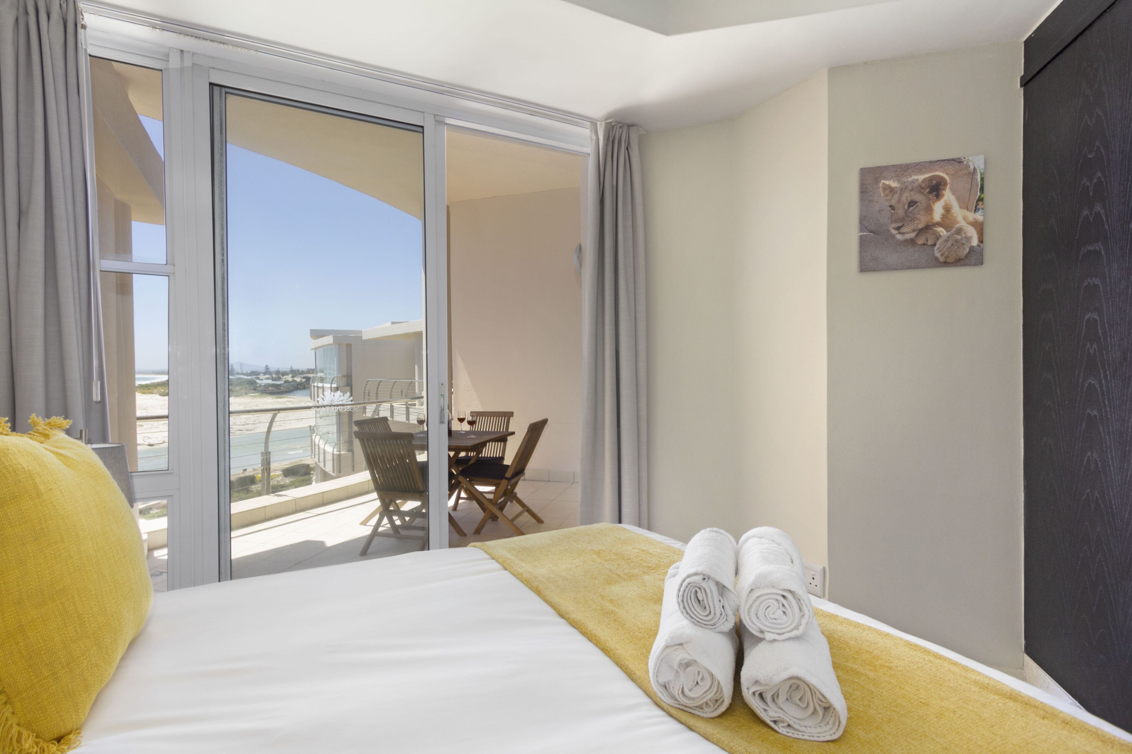 Lagoon Beach by Host Agents