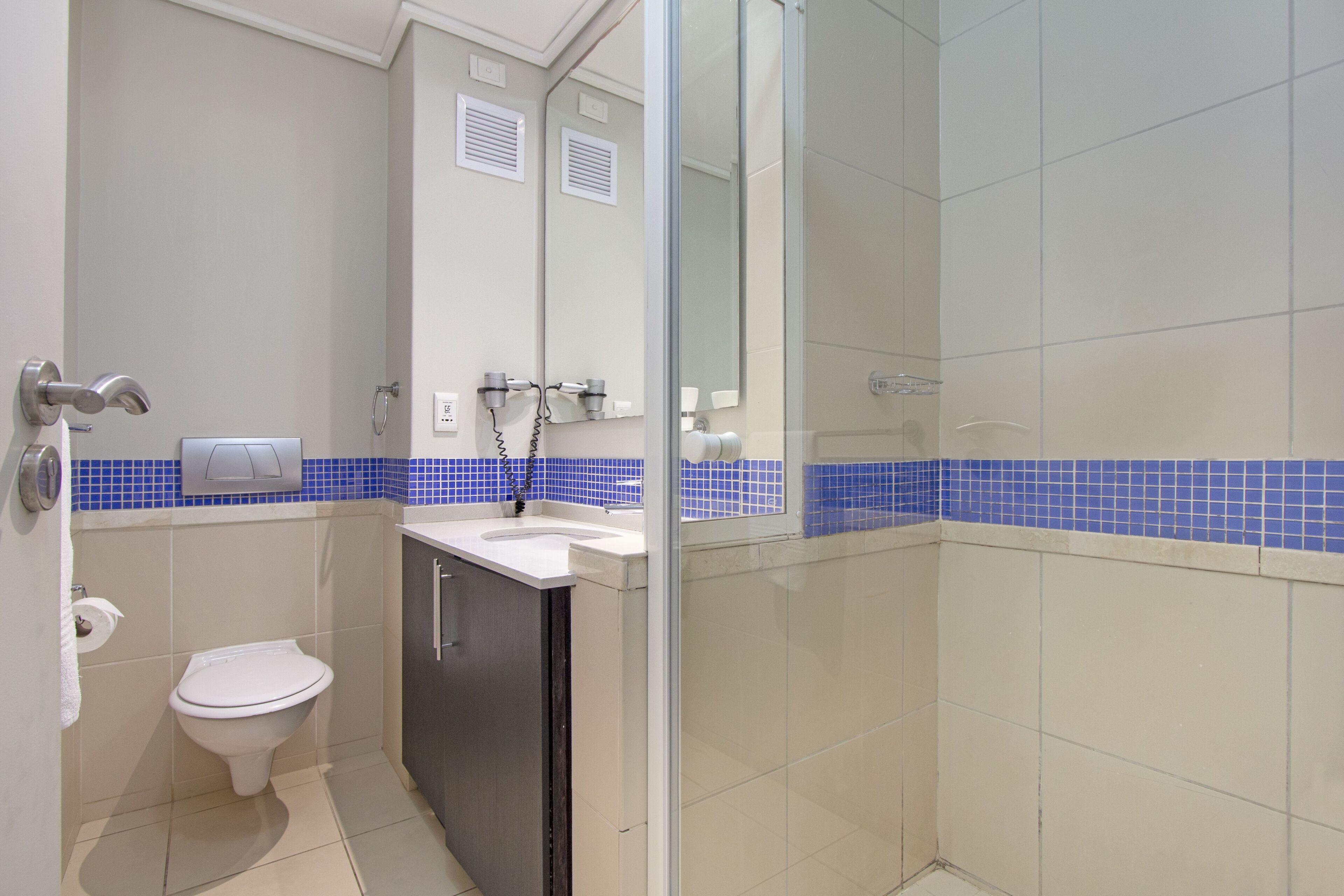 Lagoon Beach by Host Agents