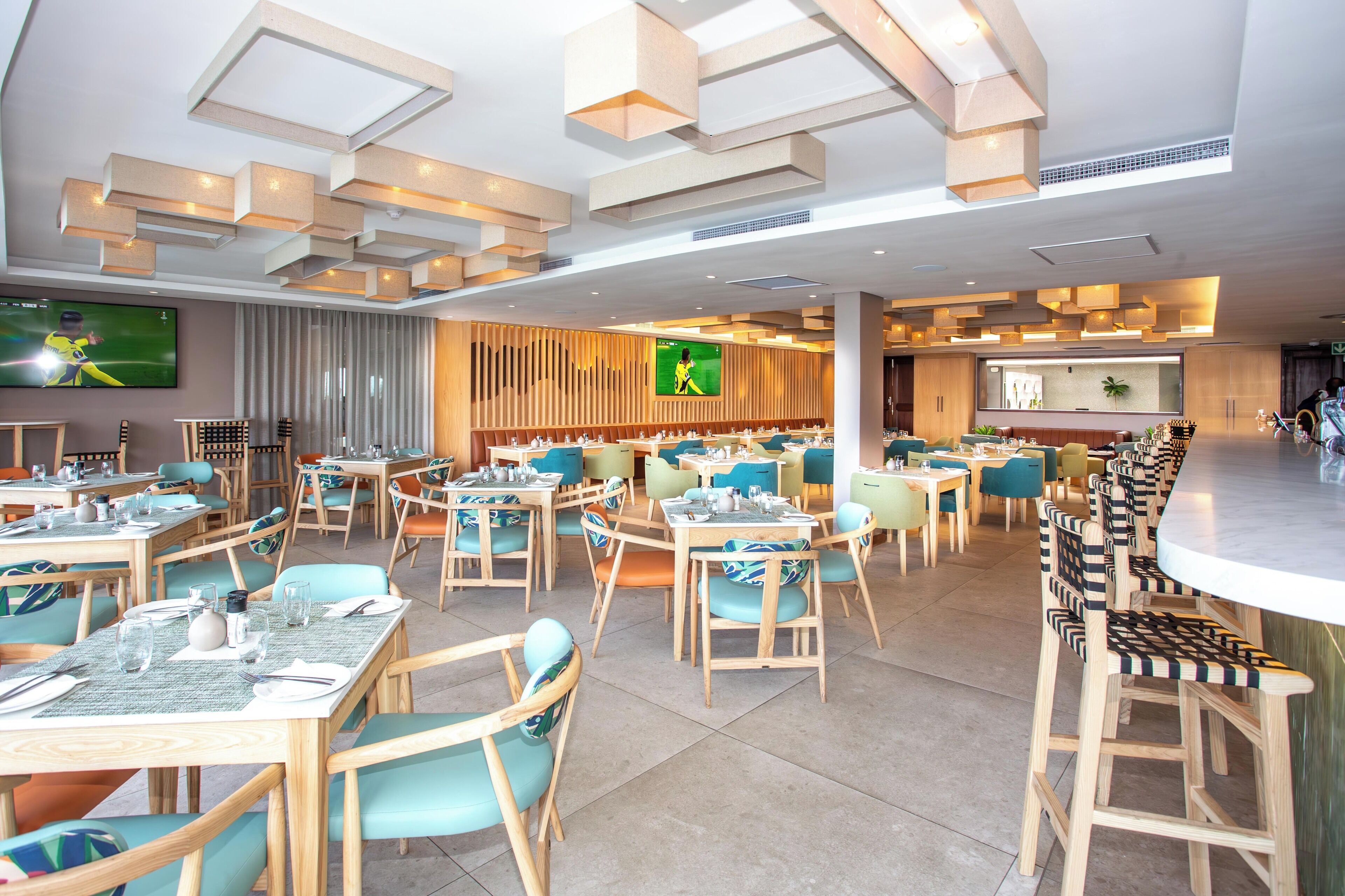 Lagoon Beach Hotel & Spa