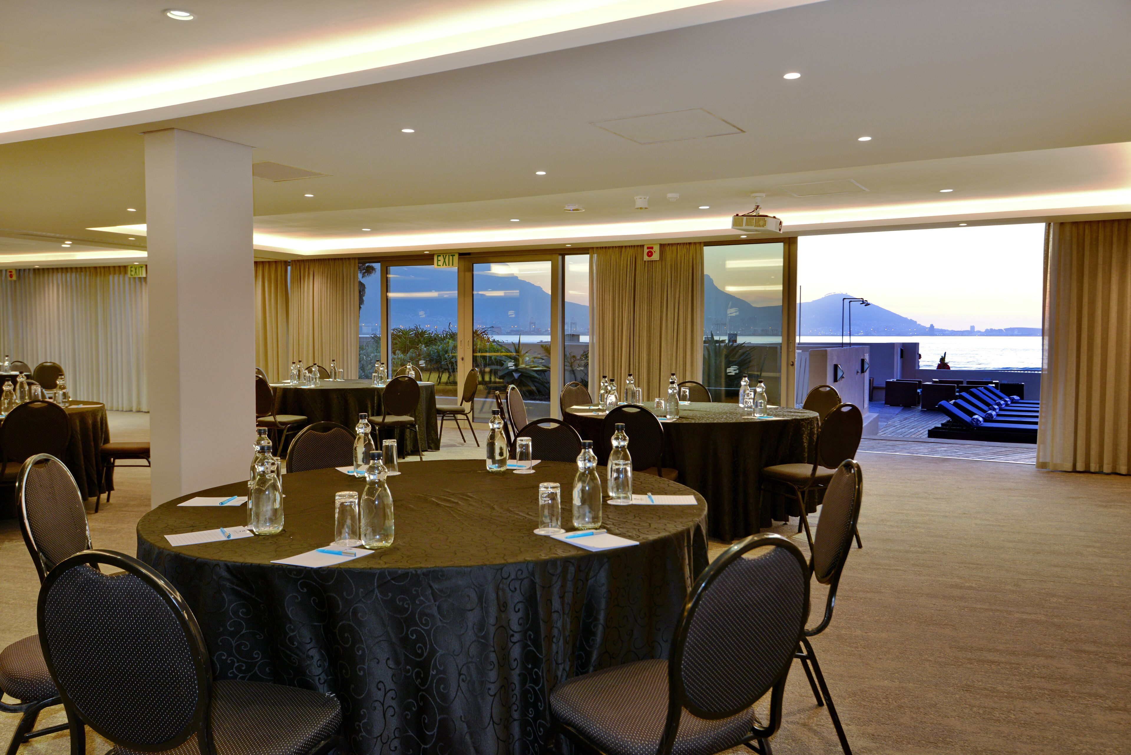 Lagoon Beach Hotel & Spa