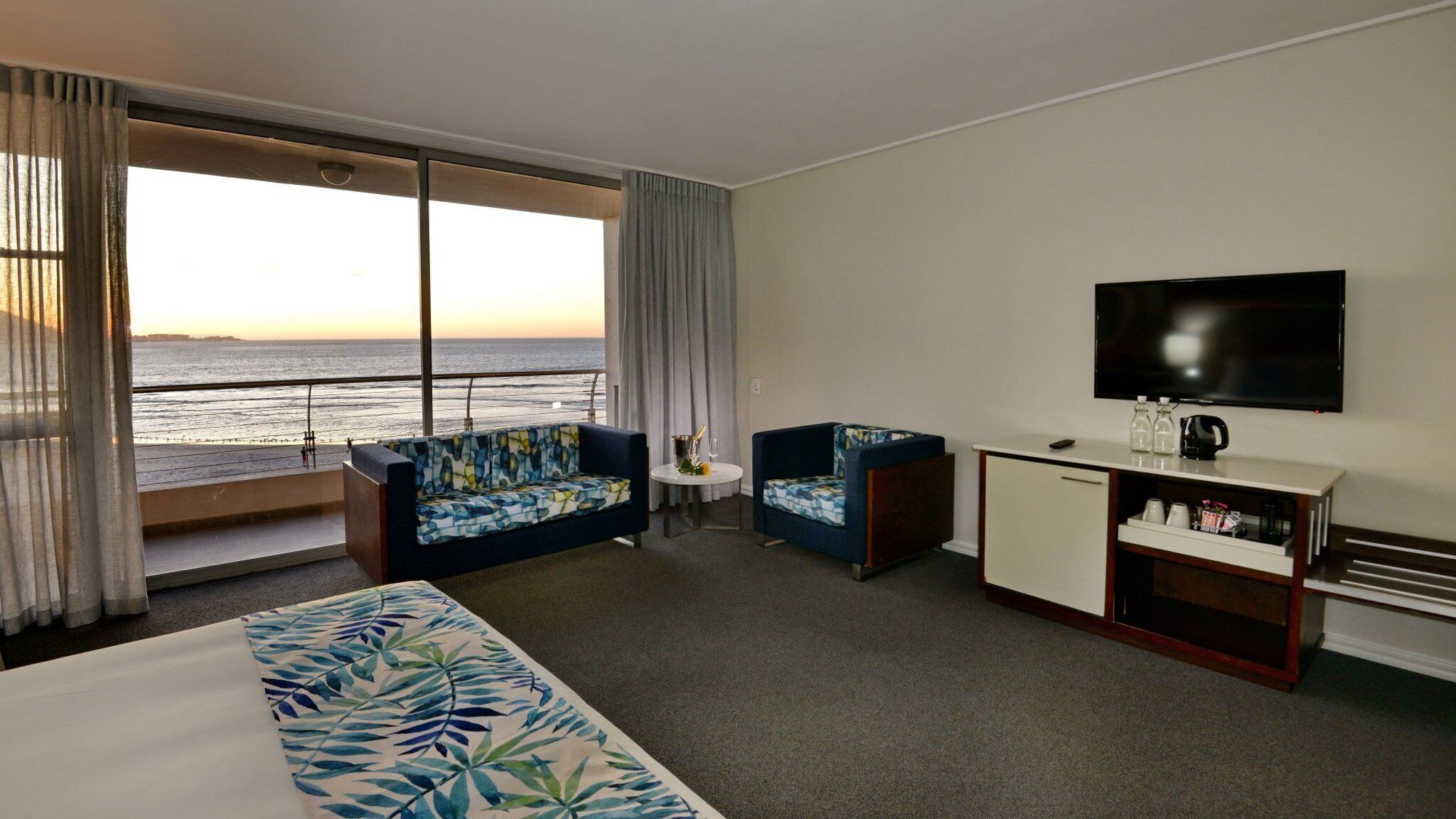 Lagoon Beach Hotel & Spa