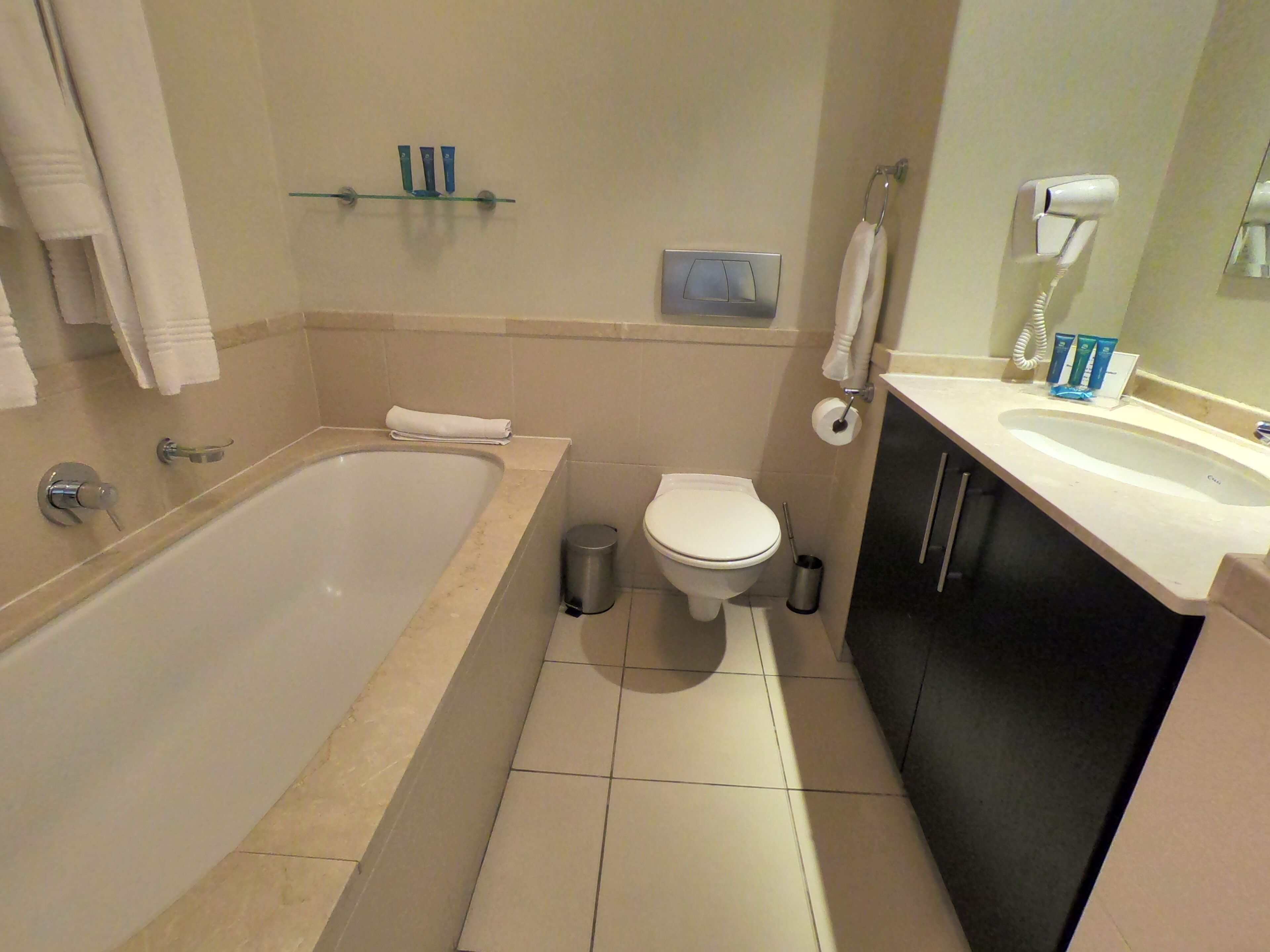 Lagoon Beach Hotel Apartments