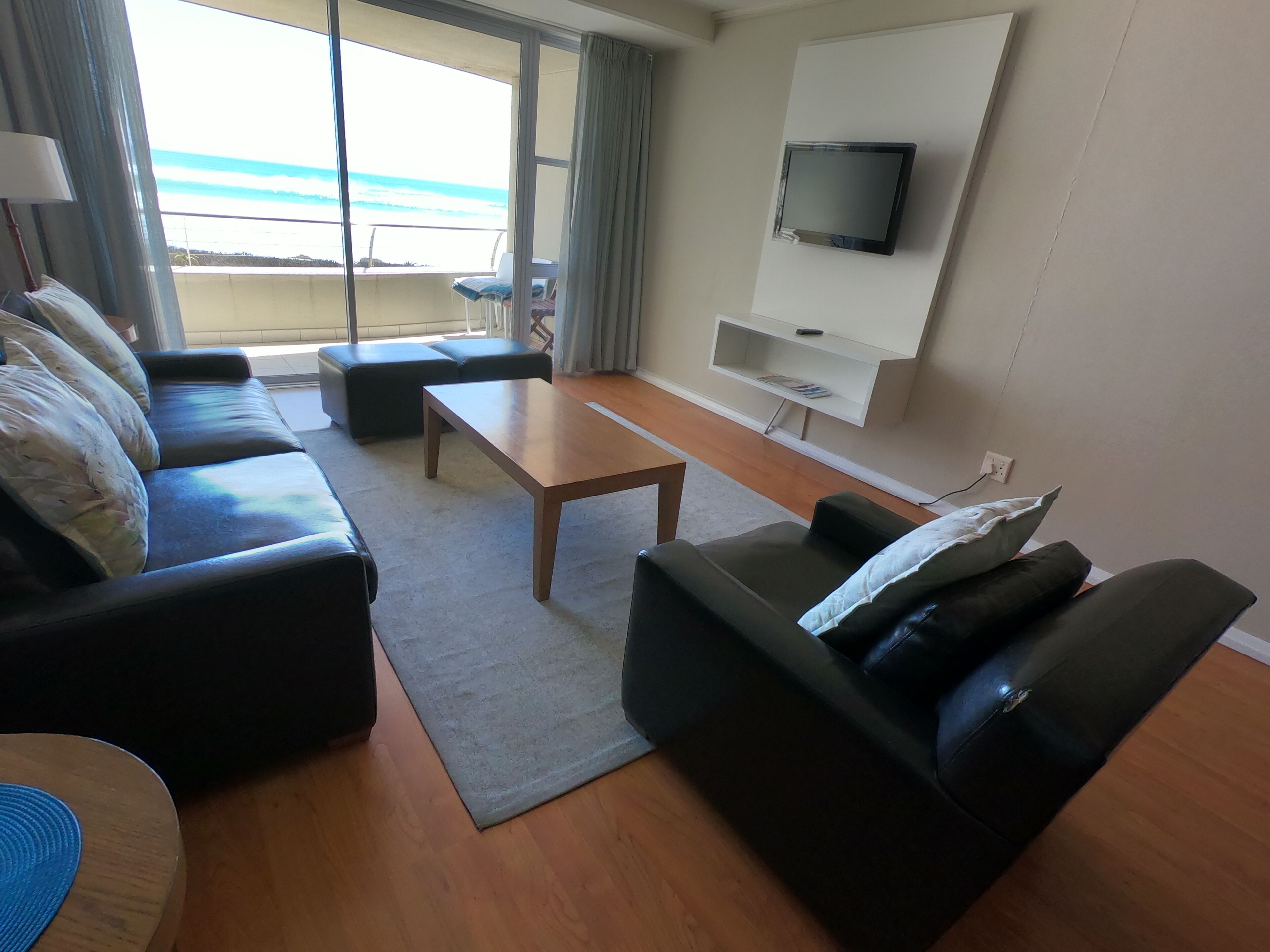 Lagoon Beach Hotel Apartments