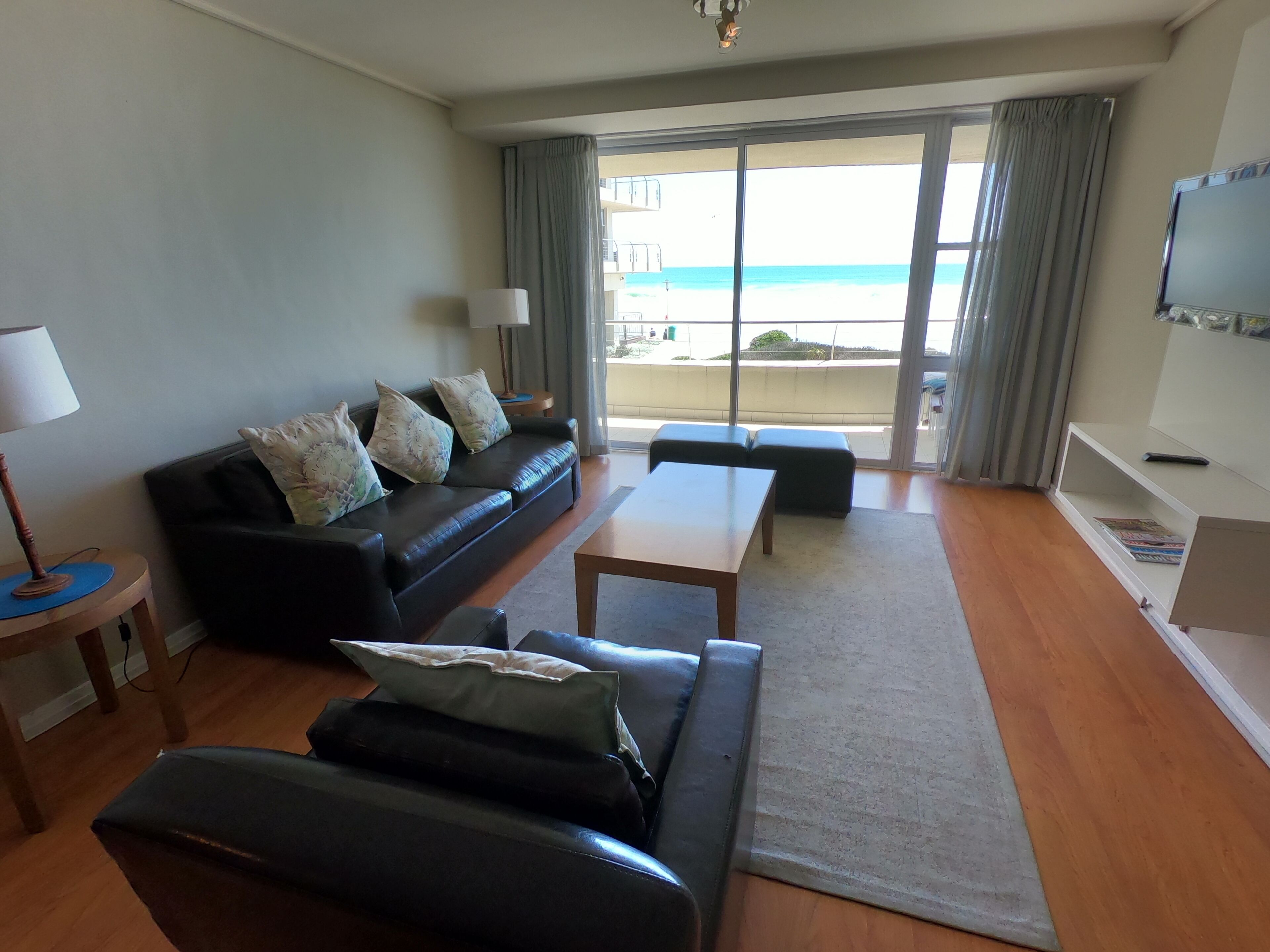 Lagoon Beach Hotel Apartments