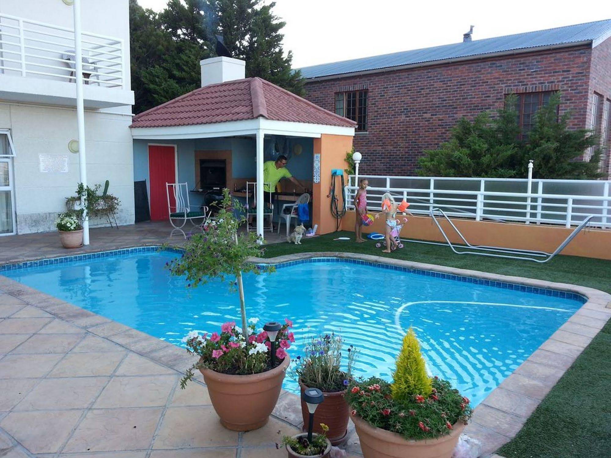 Lakeside Lodge