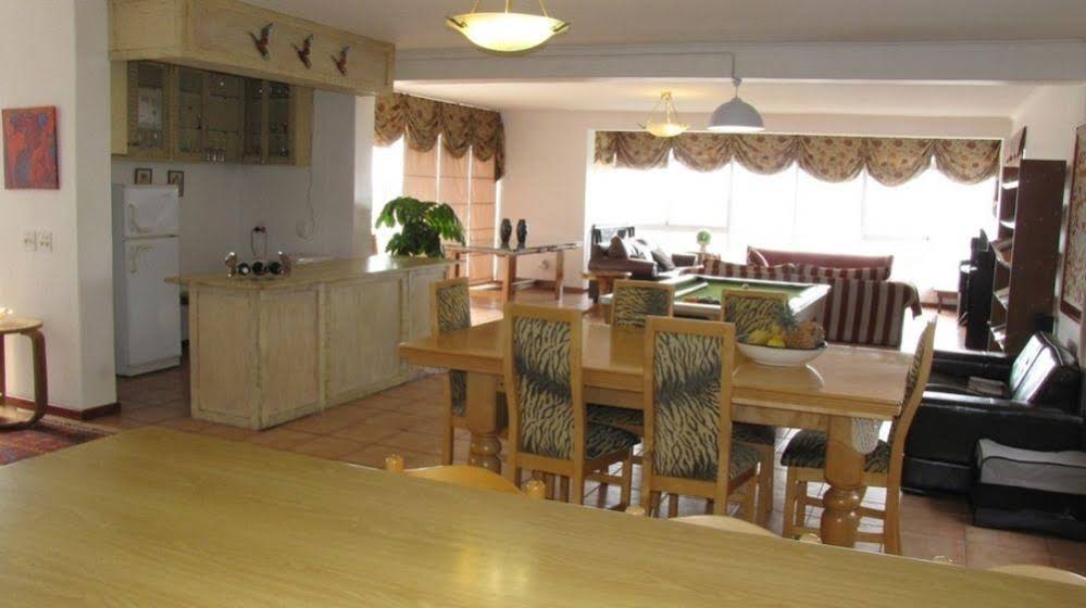 Lakeside Lodge