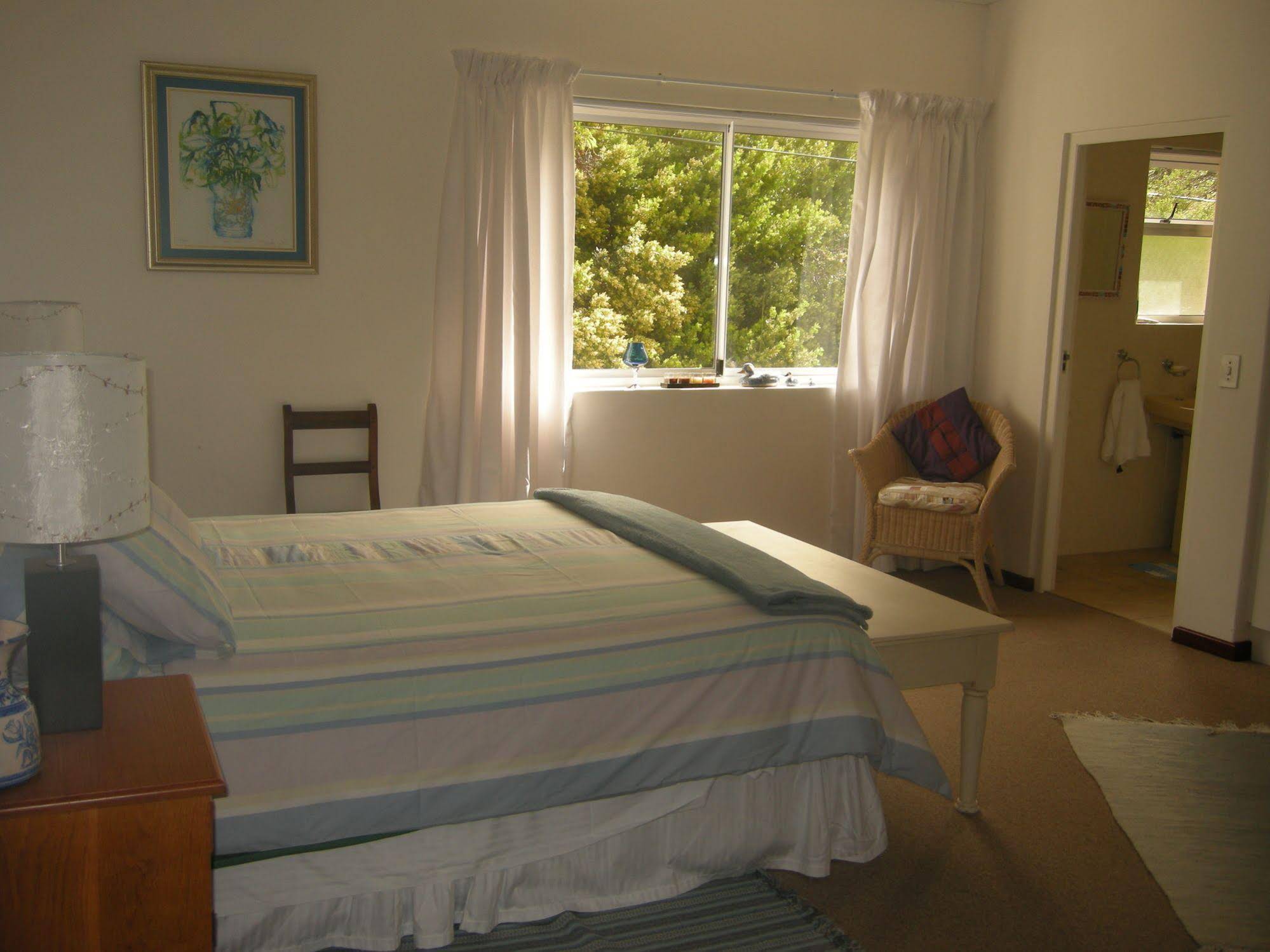 Lakeside Lodge