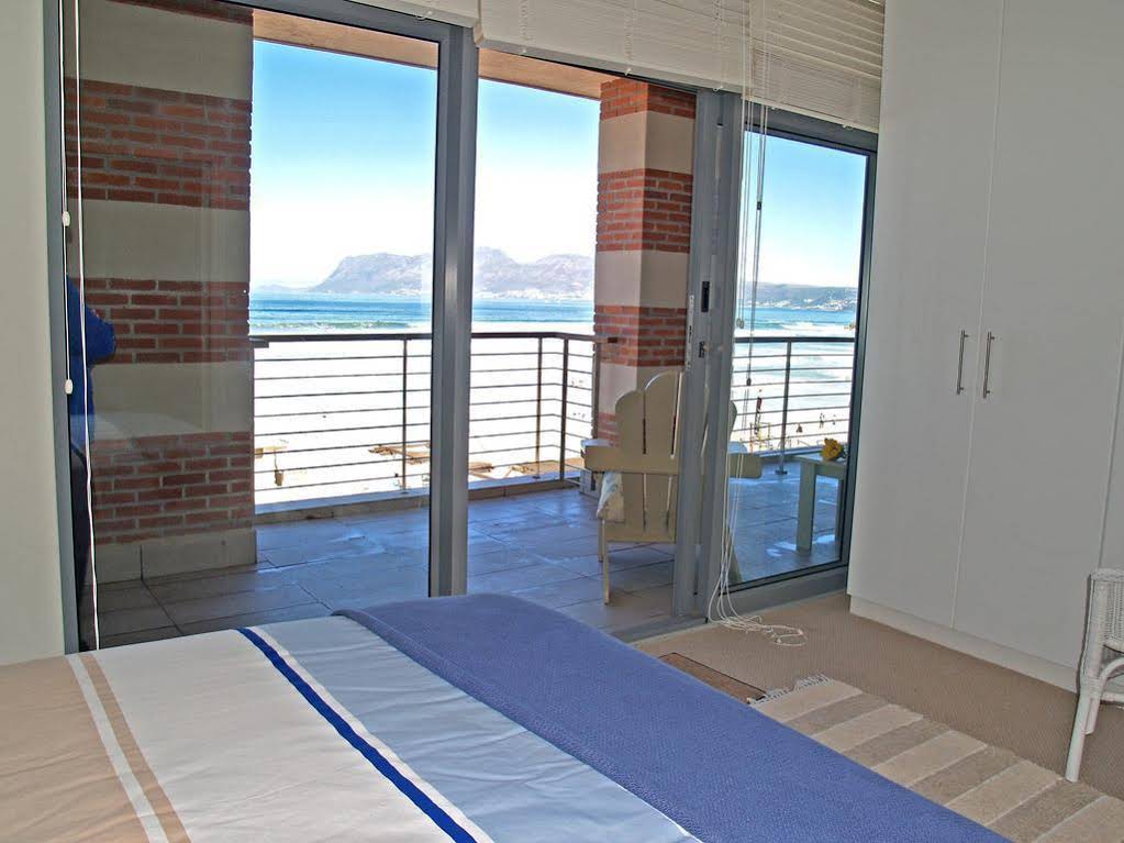 Whale Watchers Luxury Self-Catering Accommodation At Muizenberg Beach