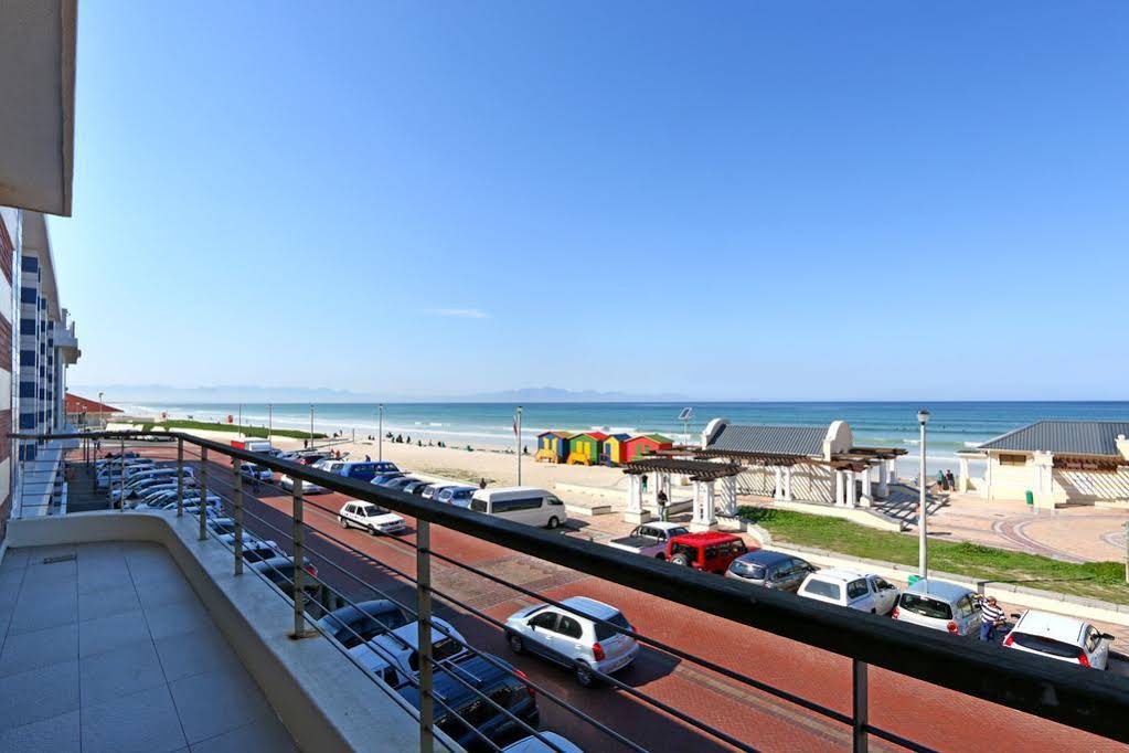 Whale Watchers Luxury Self-Catering Accommodation At Muizenberg Beach