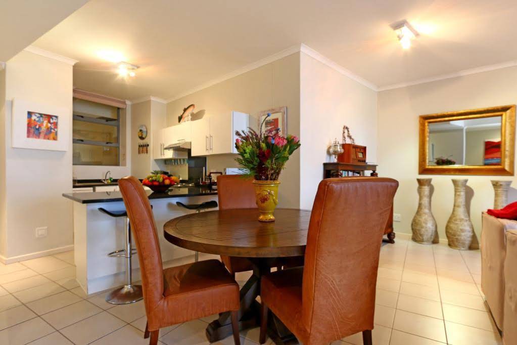 Whale Watchers Luxury Self-Catering Accommodation At Muizenberg Beach