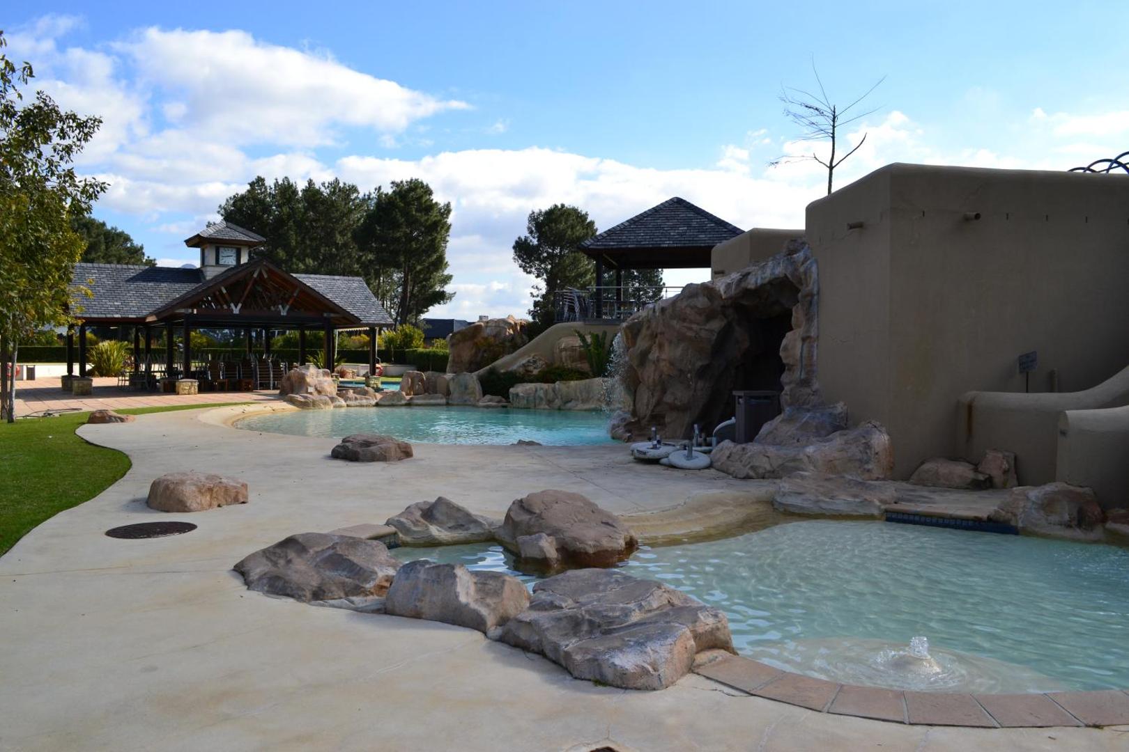 Pearl Valley Hotel By Mantis