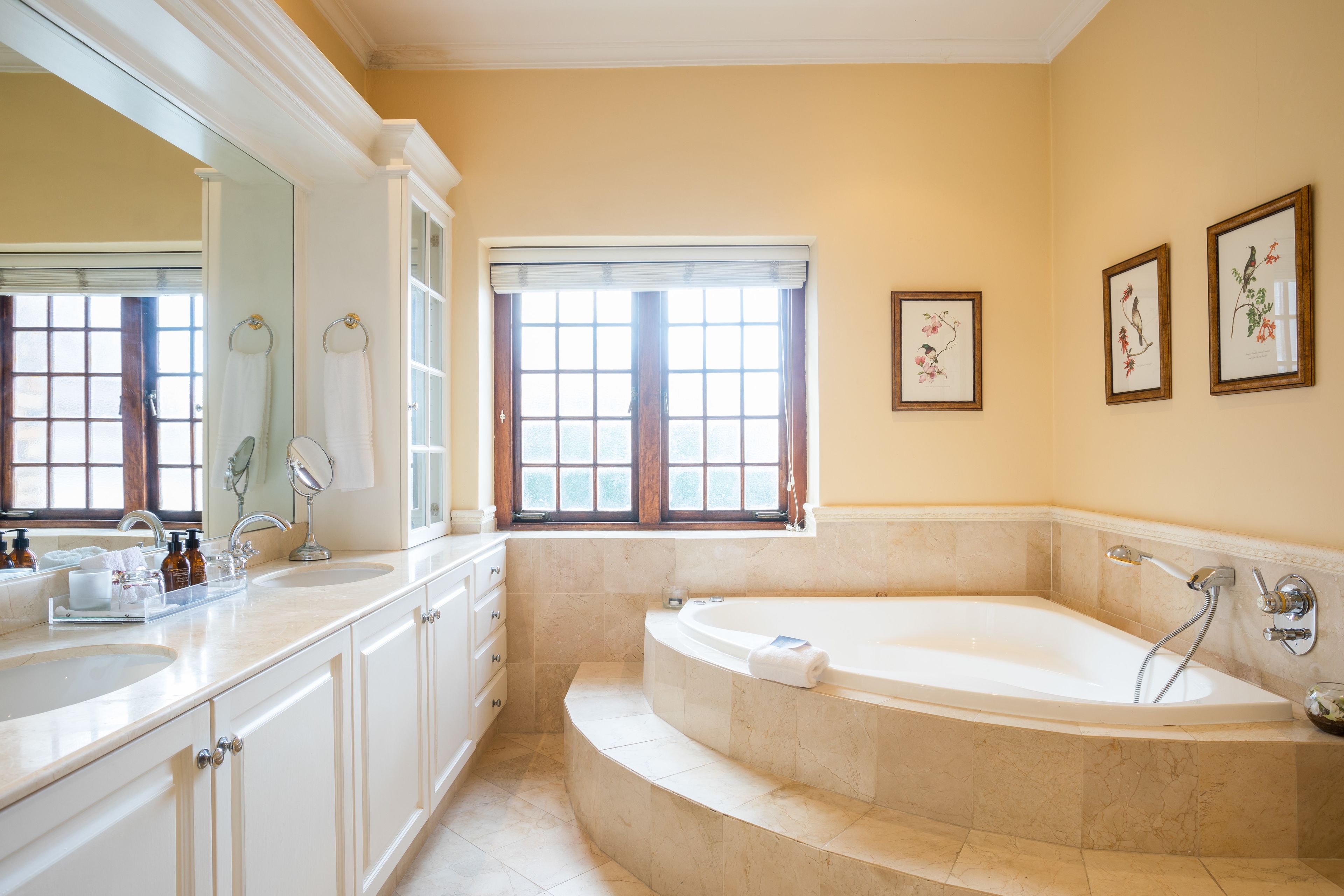St. James Manor Guesthouse
