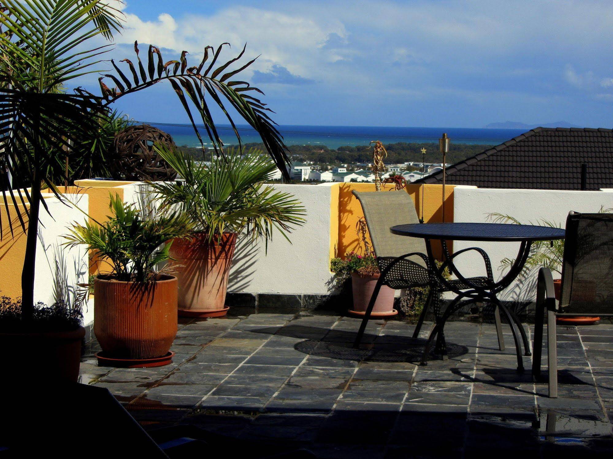 Avue Guesthouse