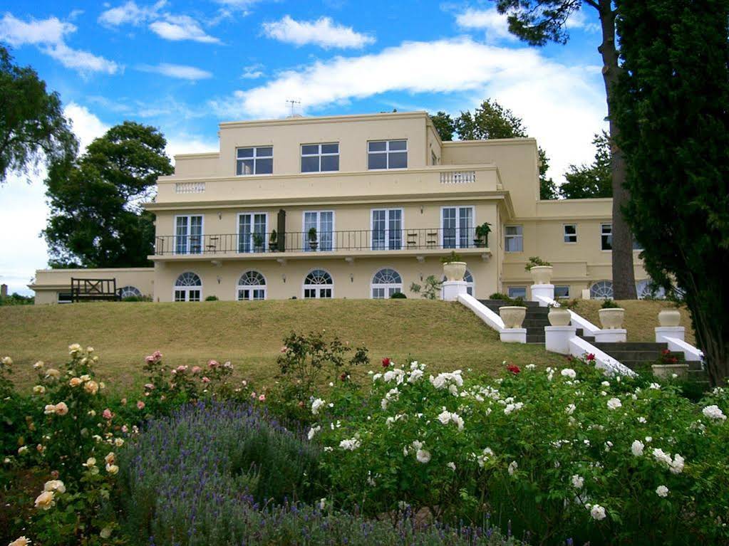 Helderview Hotel & Suites