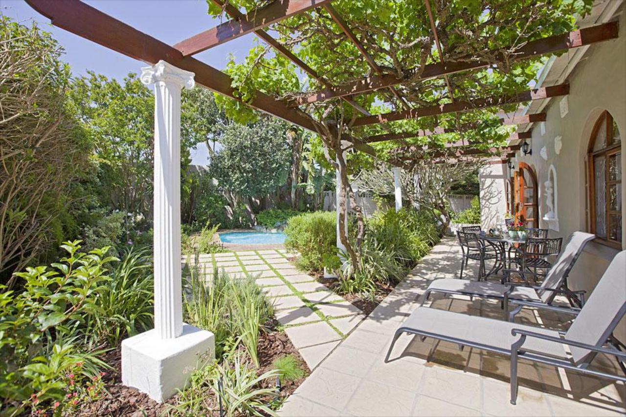 Tiana Guest House