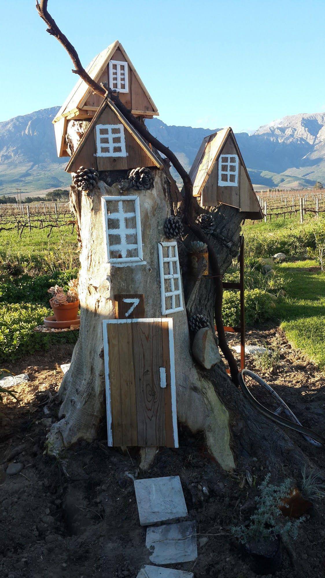 Seven Oaks Vineyard Cottages