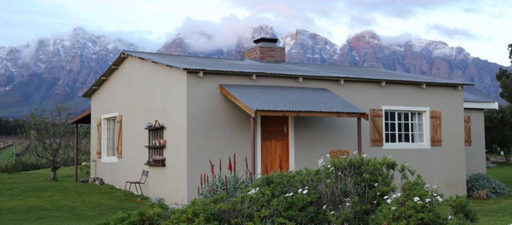 Seven Oaks Vineyard Cottages