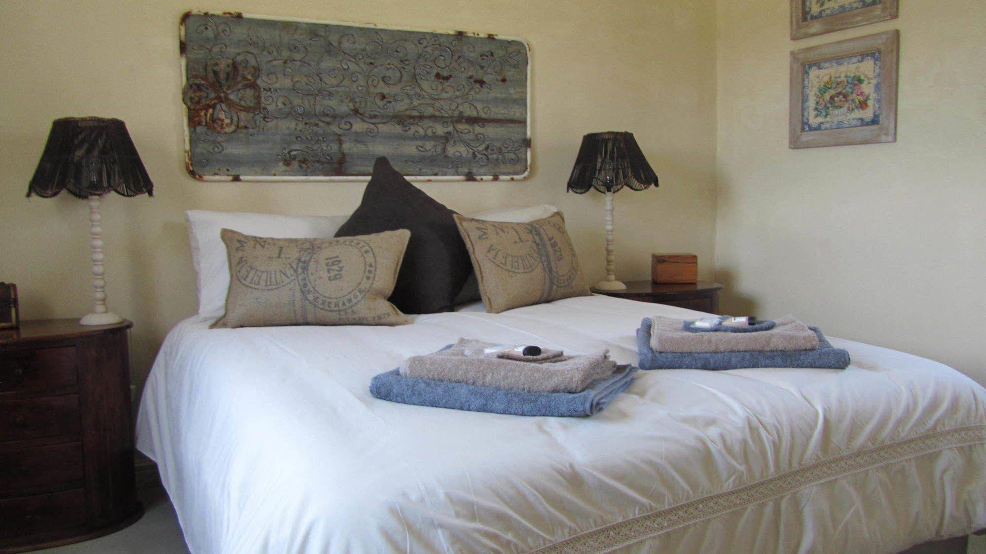 Seven Oaks Vineyard Cottages