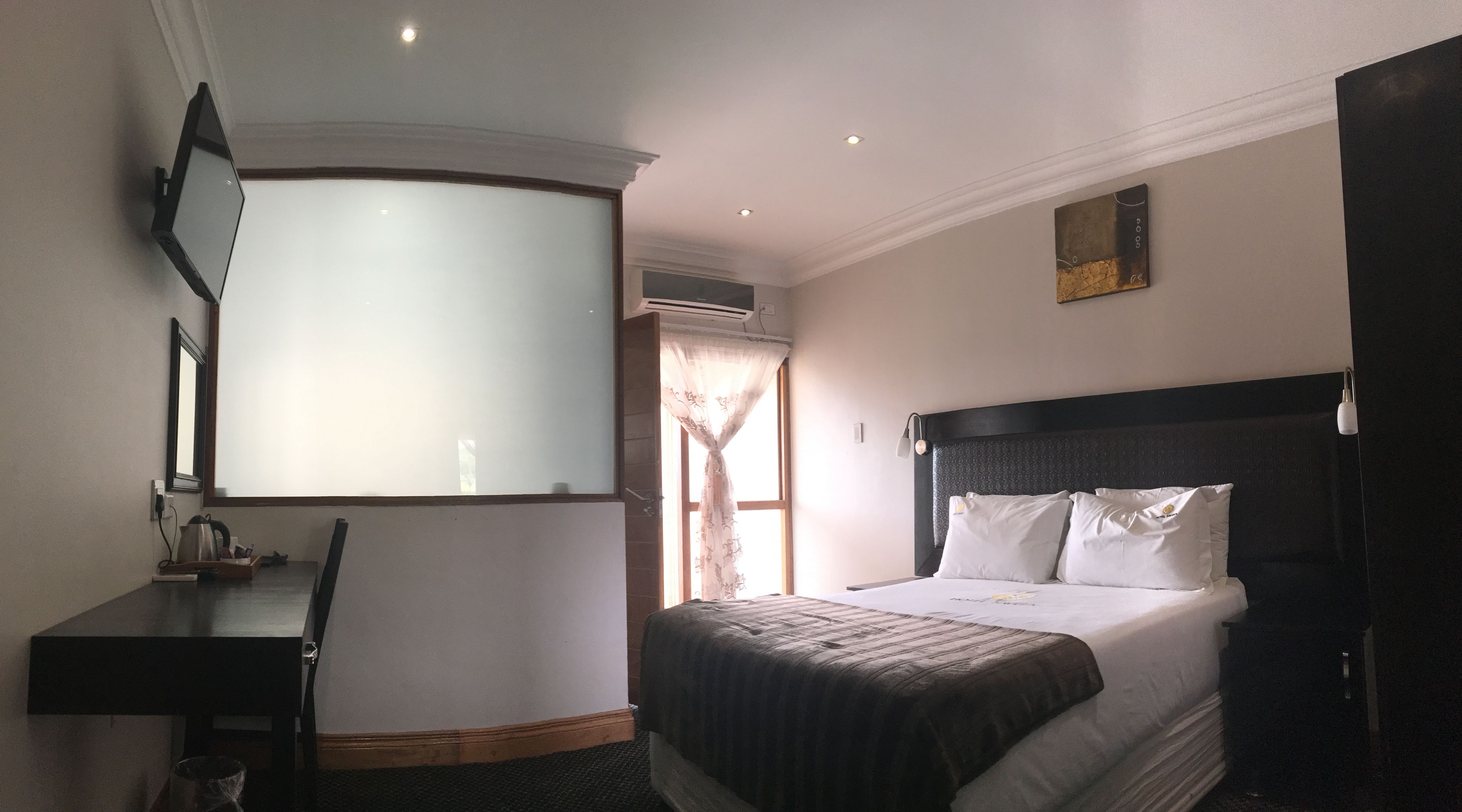 Hotel Savera
