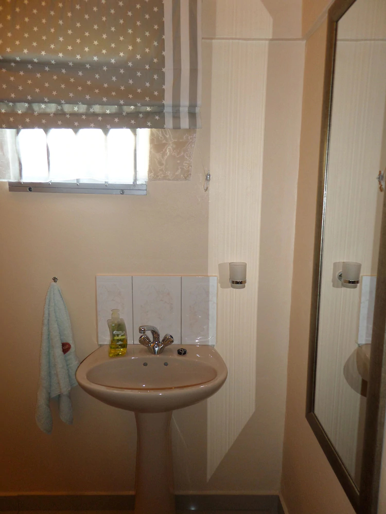 Iqhayiya Guest House
