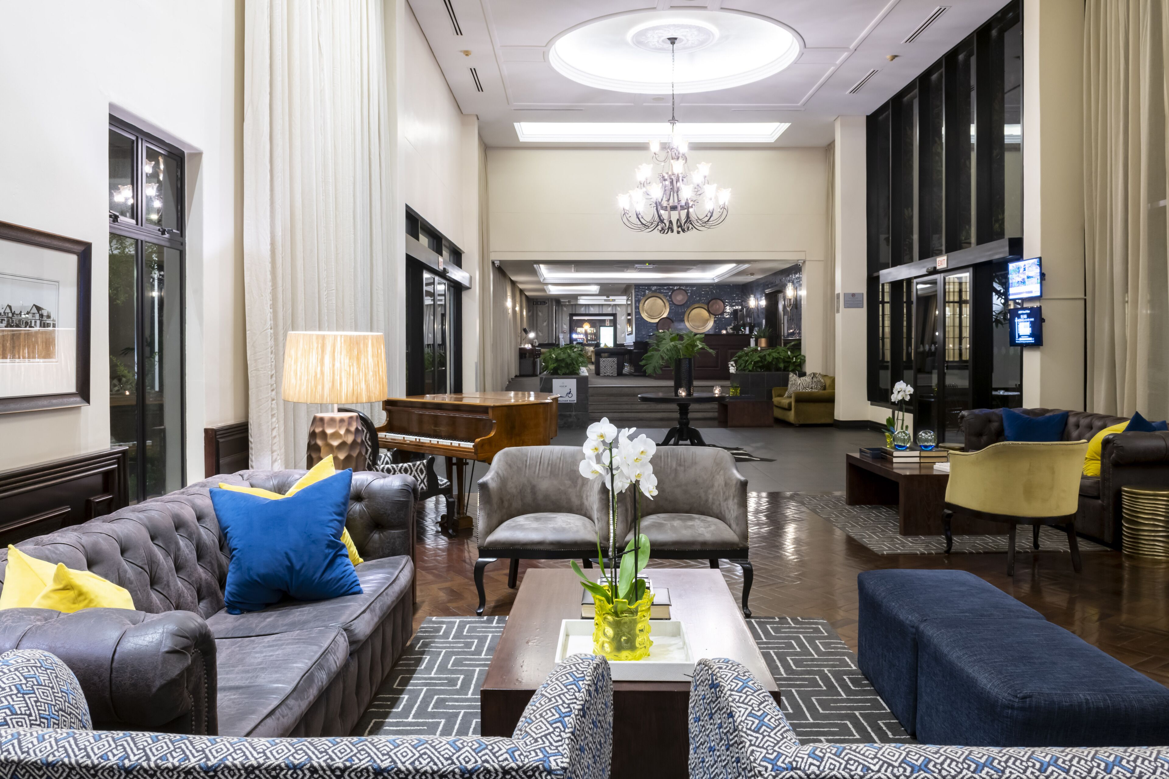 ANEW Hotel Hilton